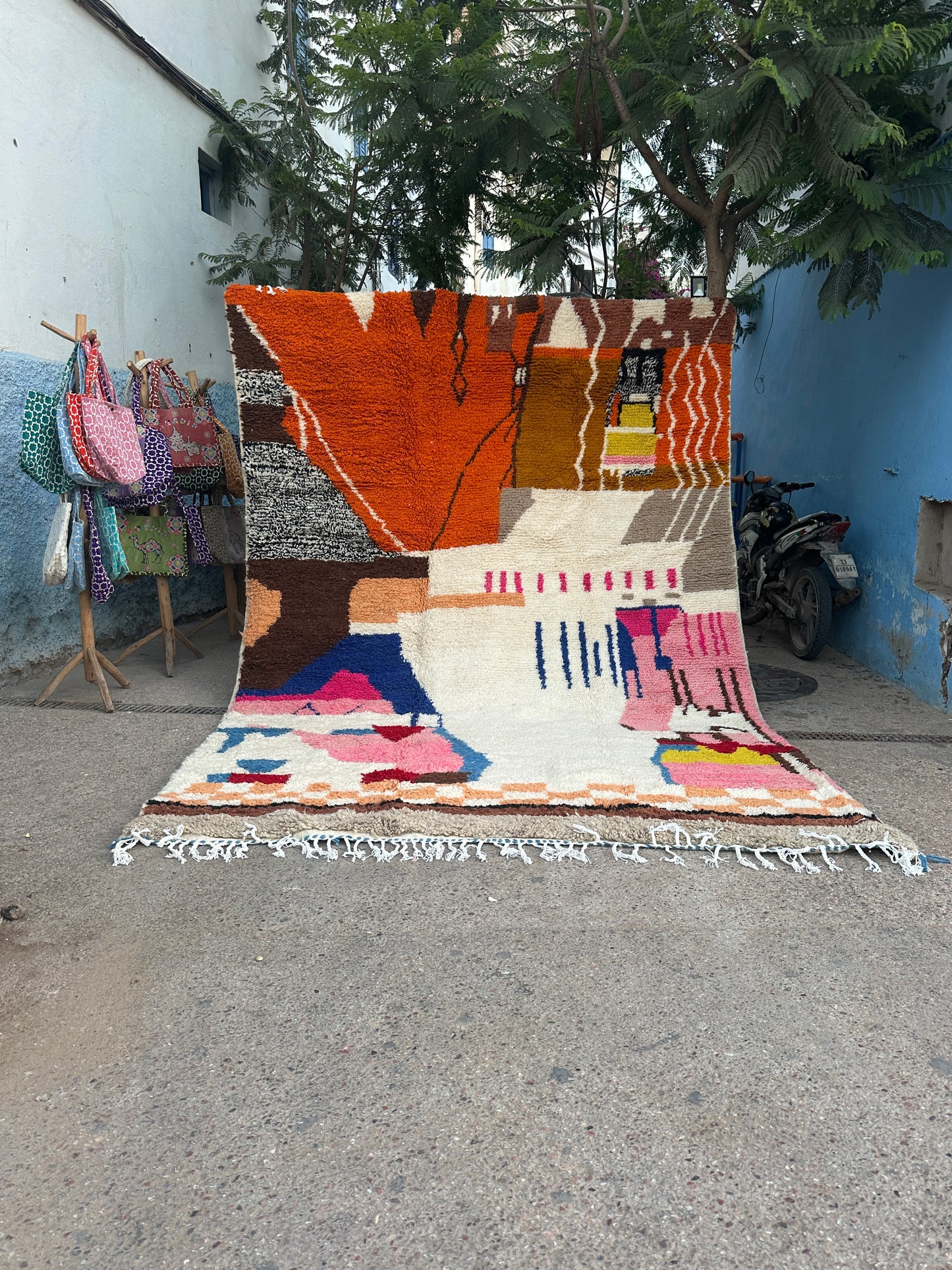 Handmade Beni Ouarain, size 350 x 250 cm ||