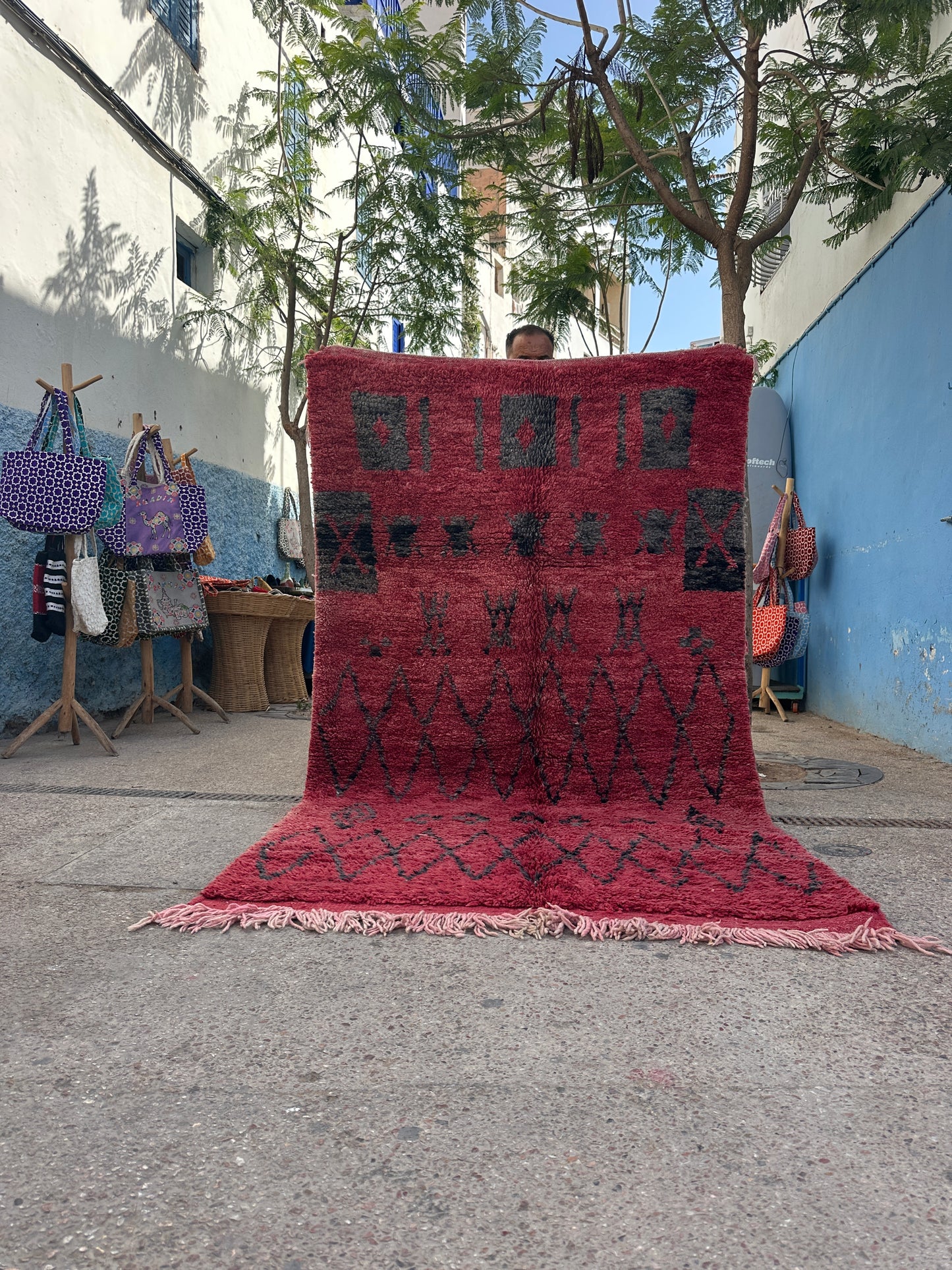Handmade Beni Ouarain, size 250 x 150 cm || 8.2 x 4.92 ft