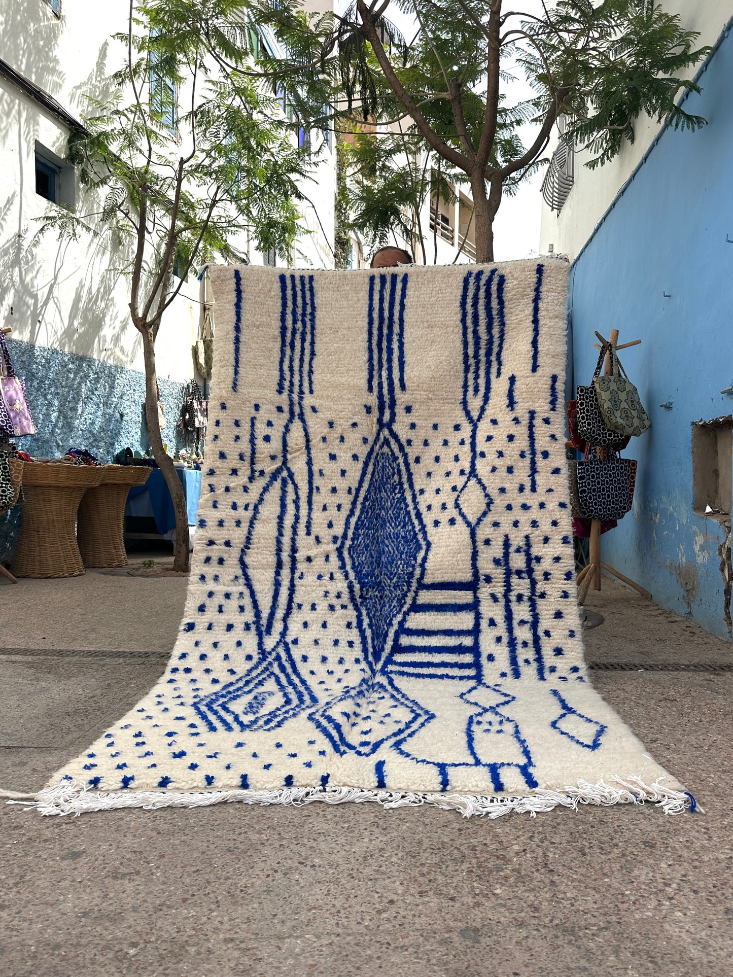Handmade Azilal Rug, size 250 x 150 cm || 8.2 x 4.92 ft