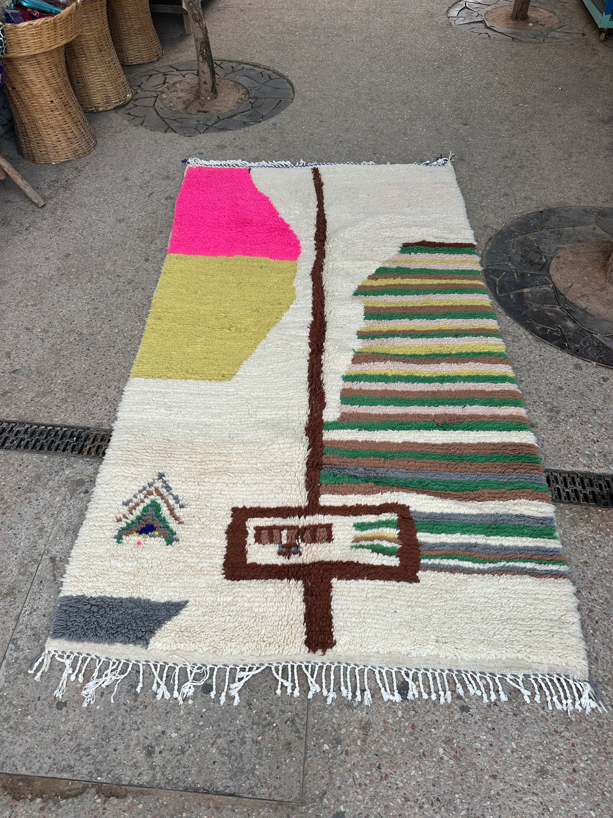 Handmade Azilal Rug, size 250 x 150 cm || 8.2 x 4.92 ft