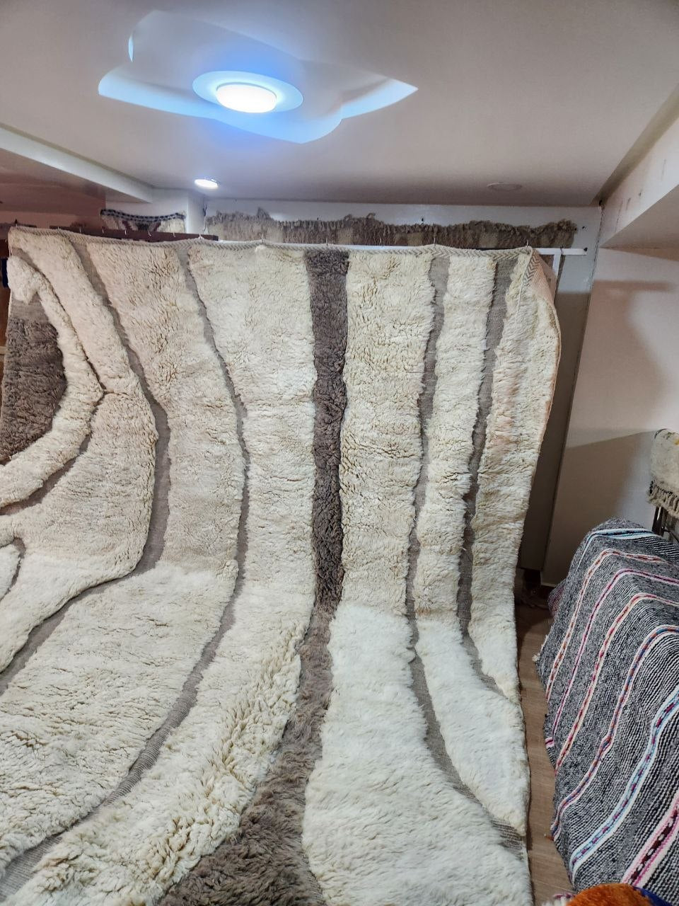Mrirt Rug size 350 x 290 cm