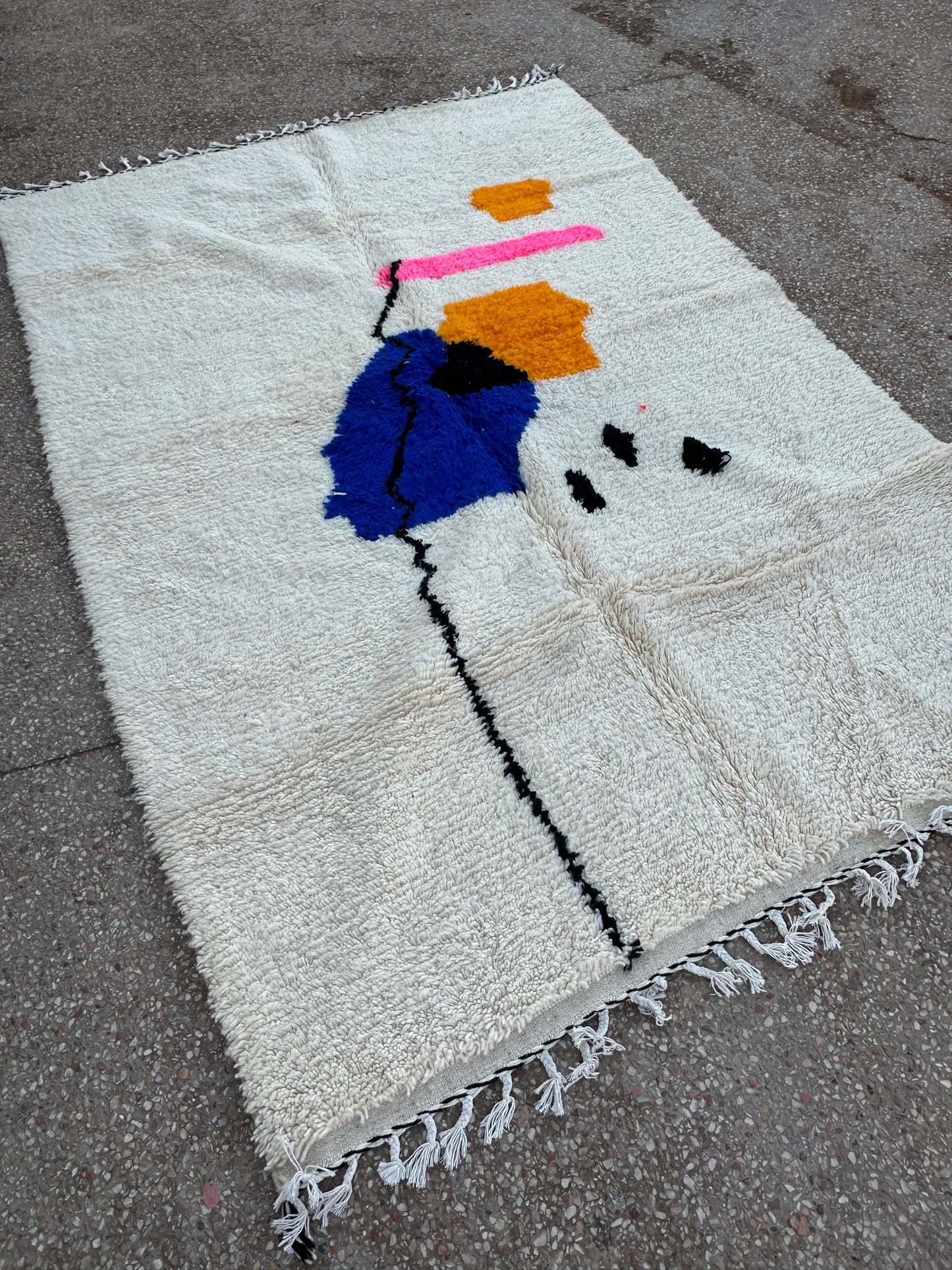 Azilal Rug, size 300 x 200 cm || 9.84 x 6.56 ft
