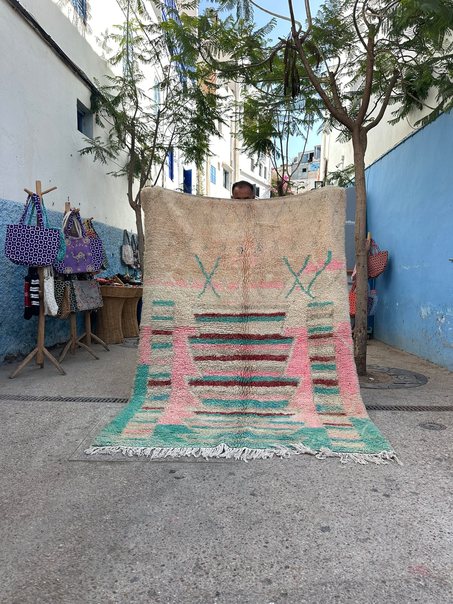Handmade Azilal Rug, size 250 x 150 cm || 8.2 x 4.92 ft