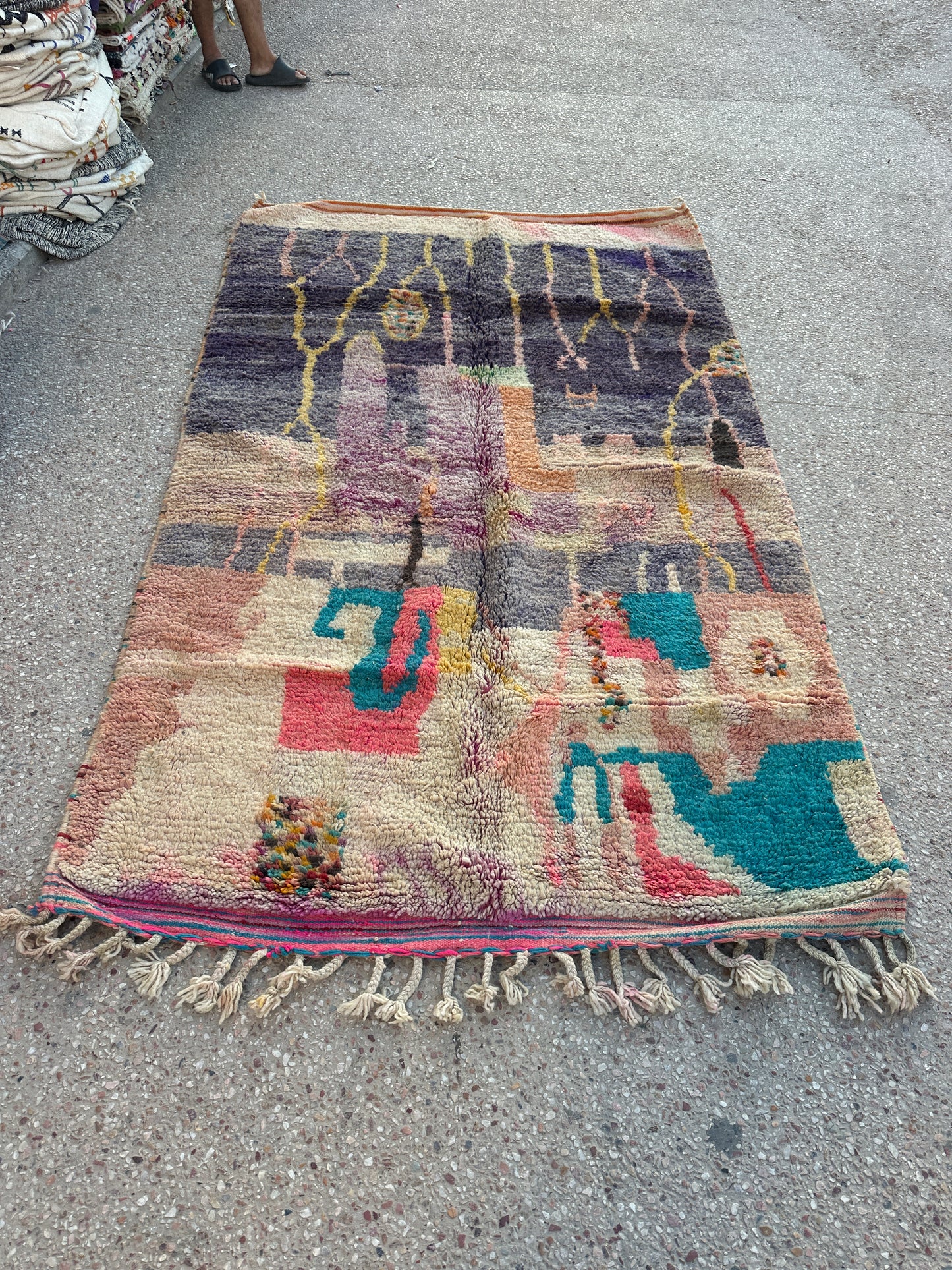 Handmade Azilal Rug, size 250 x 150 cm || 8.2 x 4.92 ft