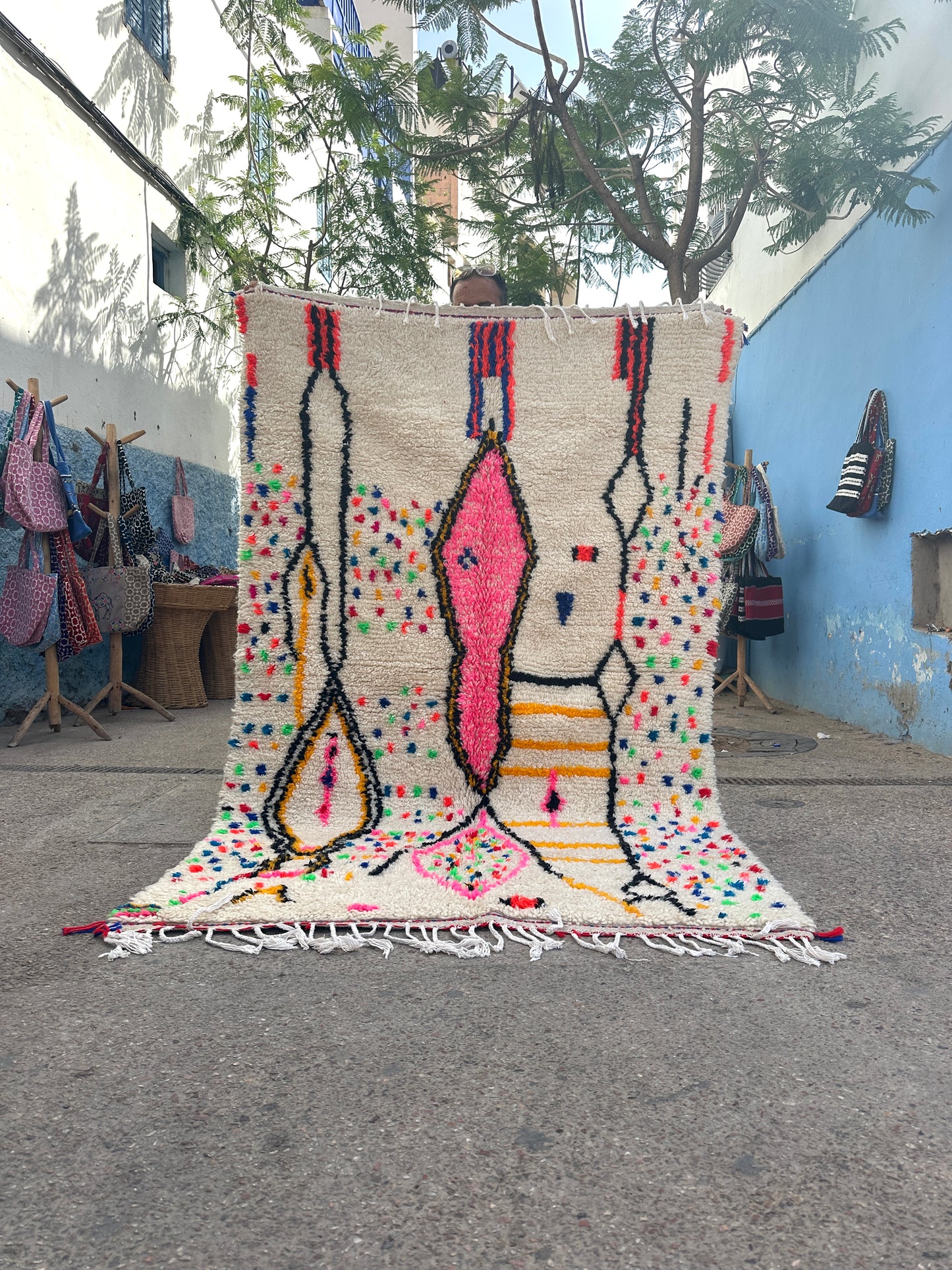 Handmade Azilal Rug, size 250 x 150 cm || 8.2 x 4.92 ft