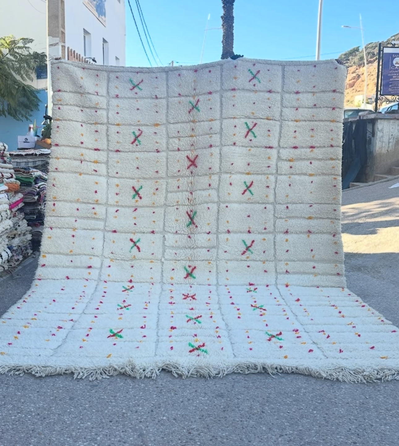 Azilal Rug, size 340 x 240 || 11.15 x 7.87 ft