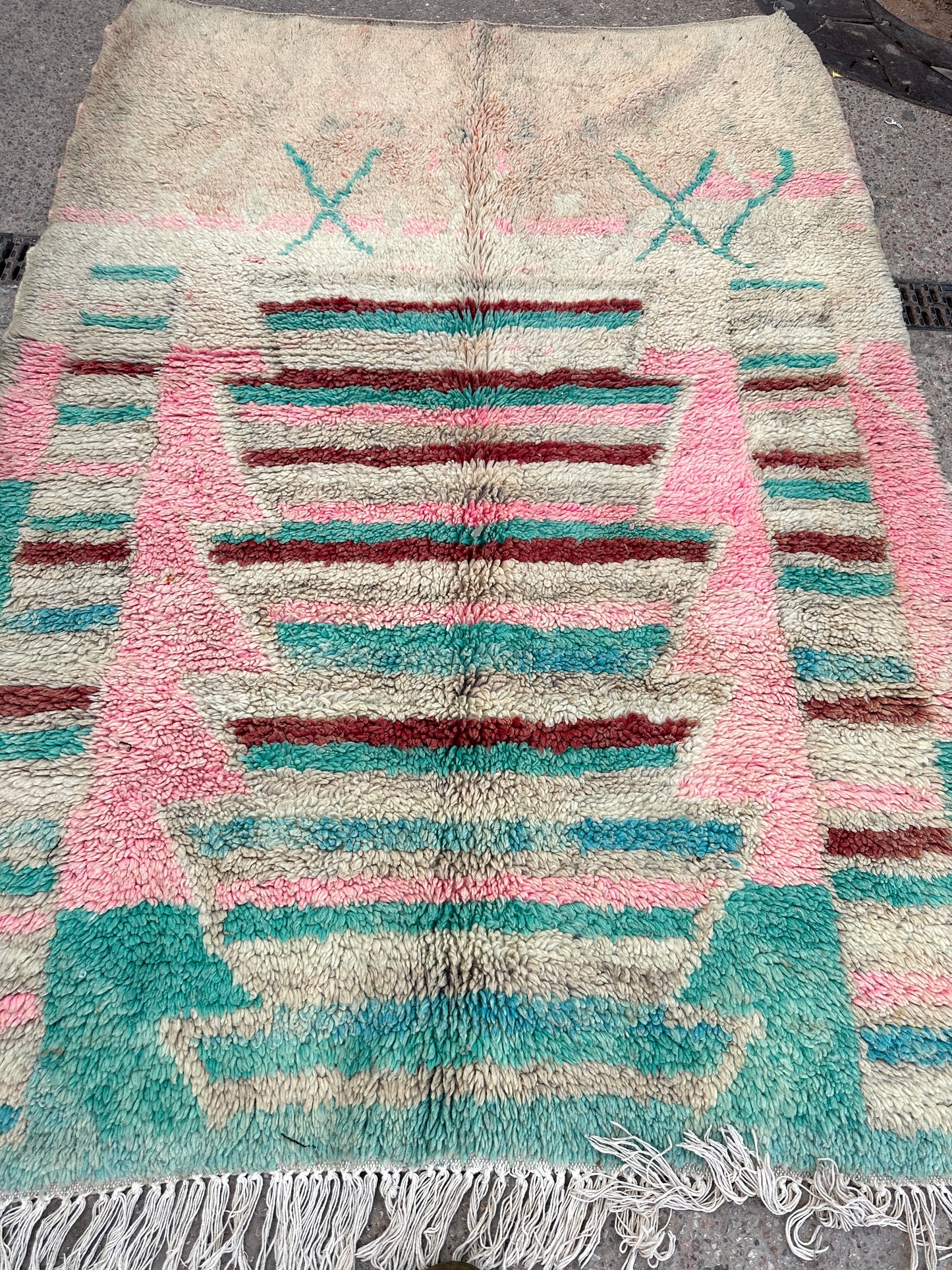 Handmade Azilal Rug, size 250 x 150 cm || 8.2 x 4.92 ft