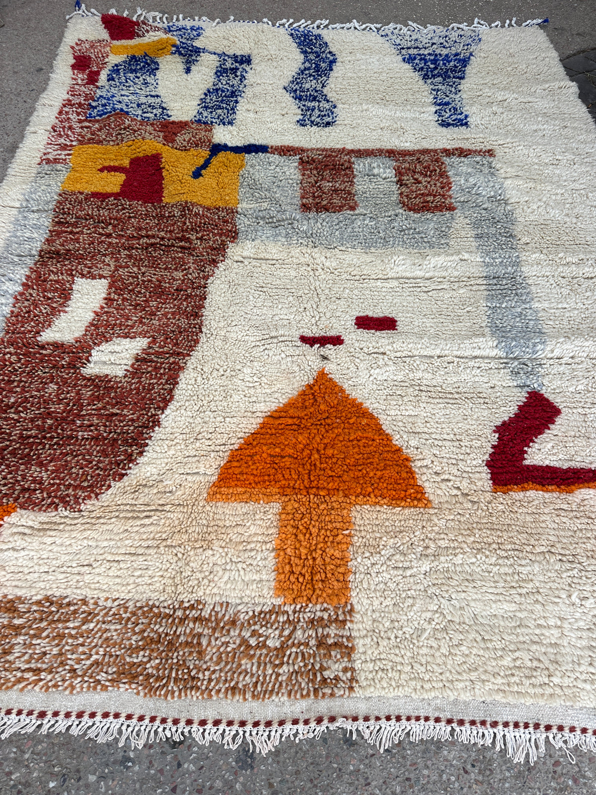 Handmade Azilal Rug, size 300 x 200 cm || 9.84 x 6.56 ft