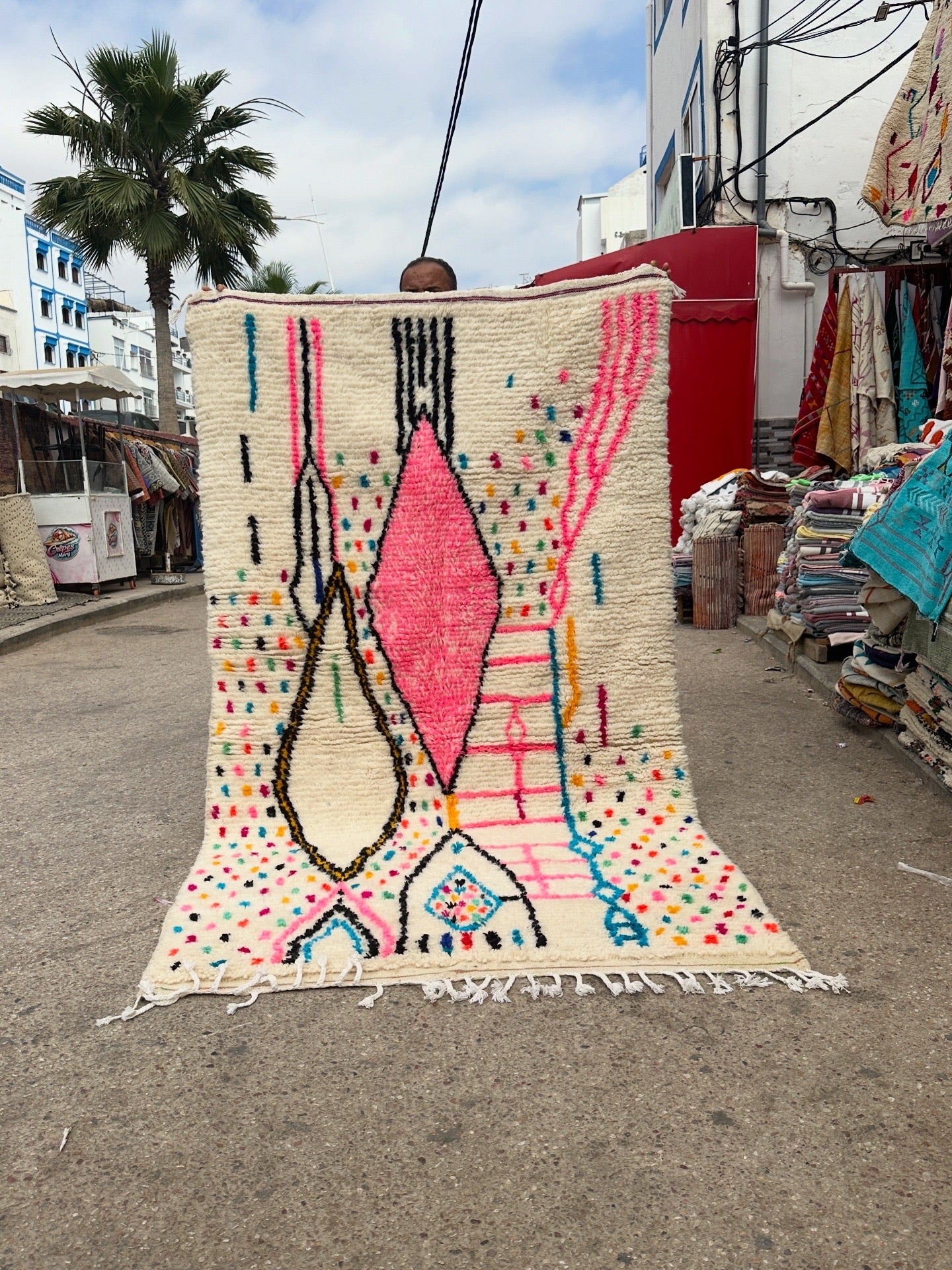 Handmade Azilal Rug, size 250 x 150 cm || 8.2 x 4.92 ft