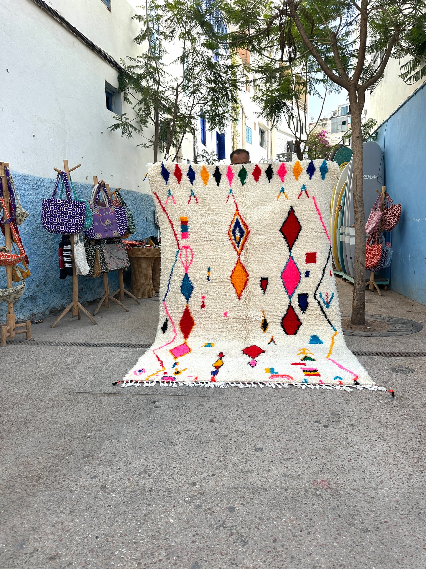 Handmade Azilal Rug, size 250 x 150 cm || 8.2 x 4.92 ft