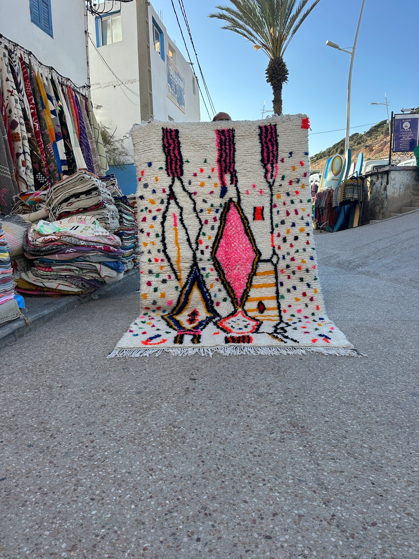 Handmade Azilal Rug, size 250 x 150 cm || 8.2 x 4.92 ft