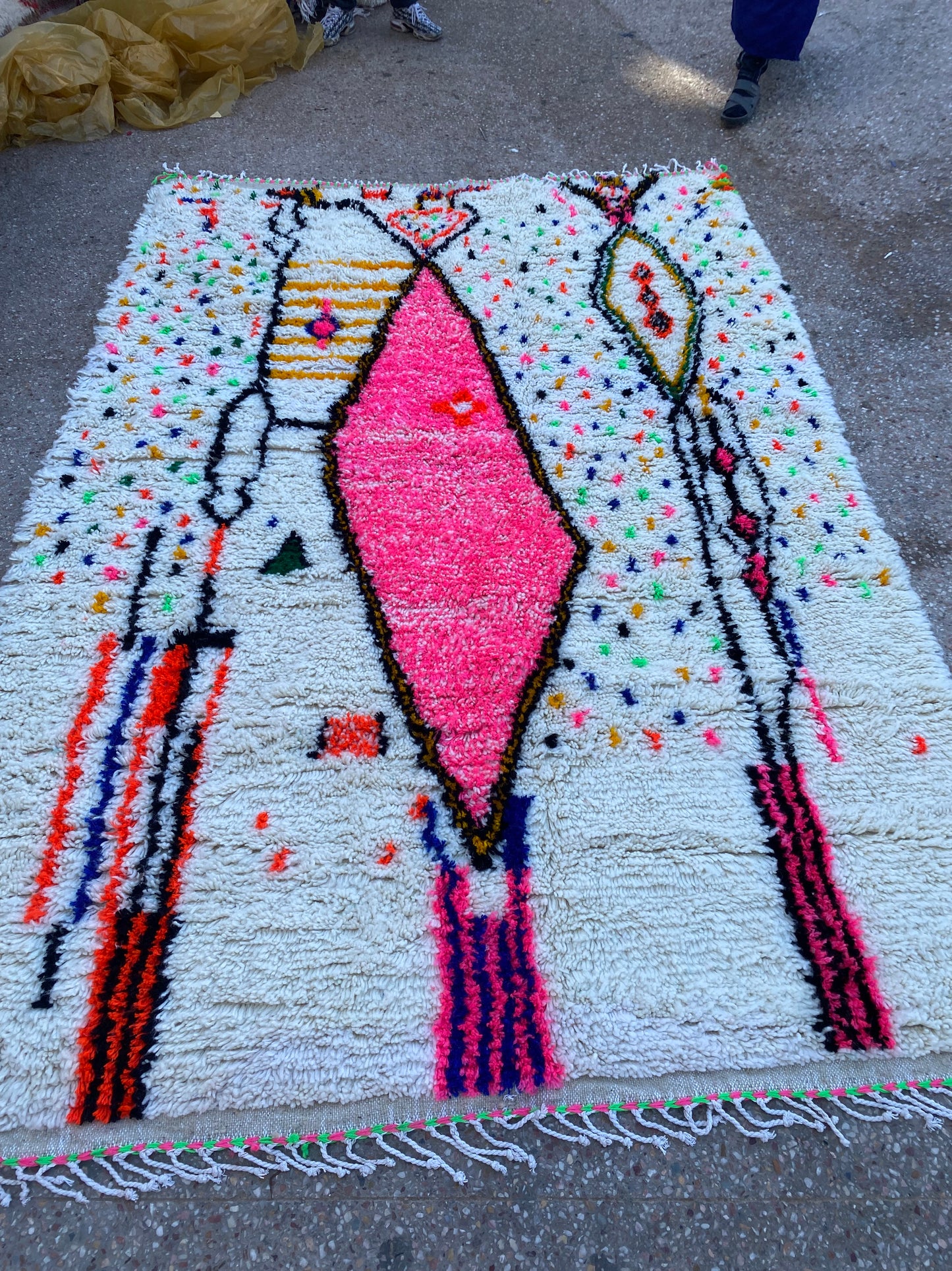 Handmade Azilal Rug, size 300 x 200 cm || 9.84 x 6.56 ft