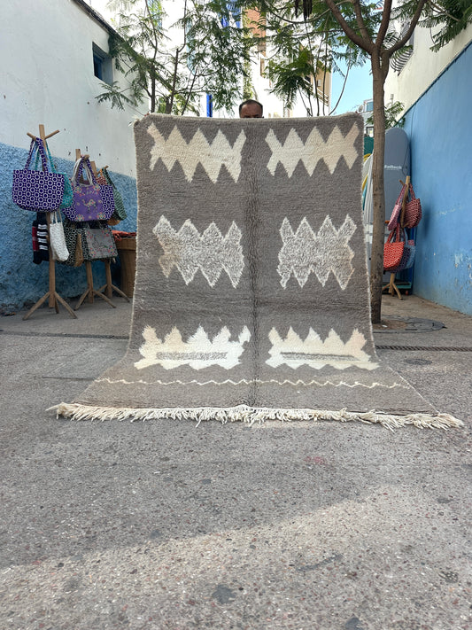 Handmade Beni Ouarain, size 250 x 150 cm || 8.2 x 4.92 ft