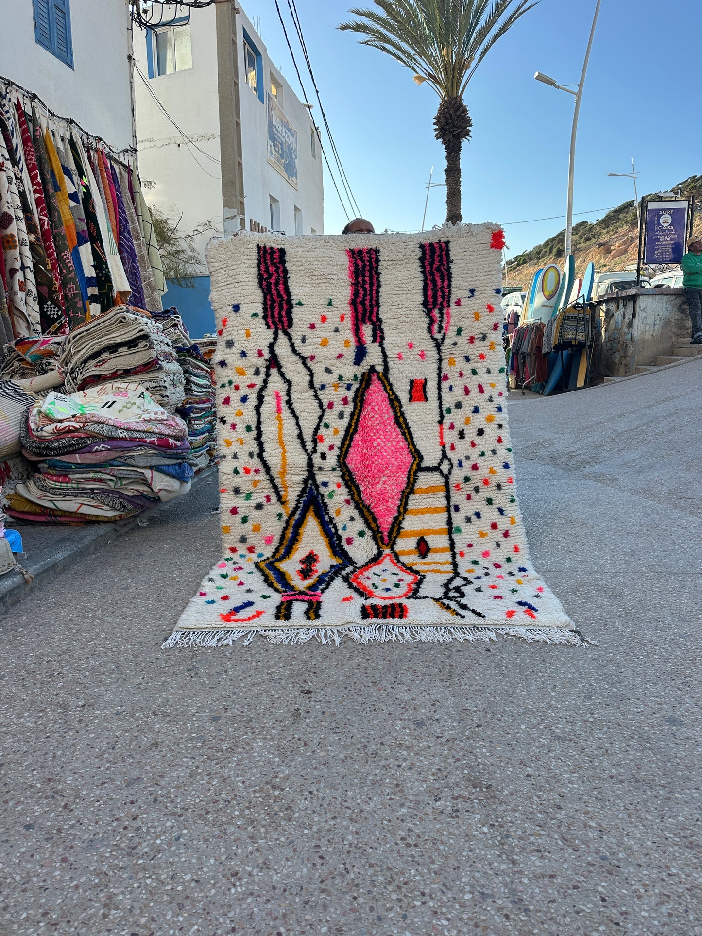 Handmade Azilal Rug, size 250 x 150 cm || 8.2 x 4.92 ft