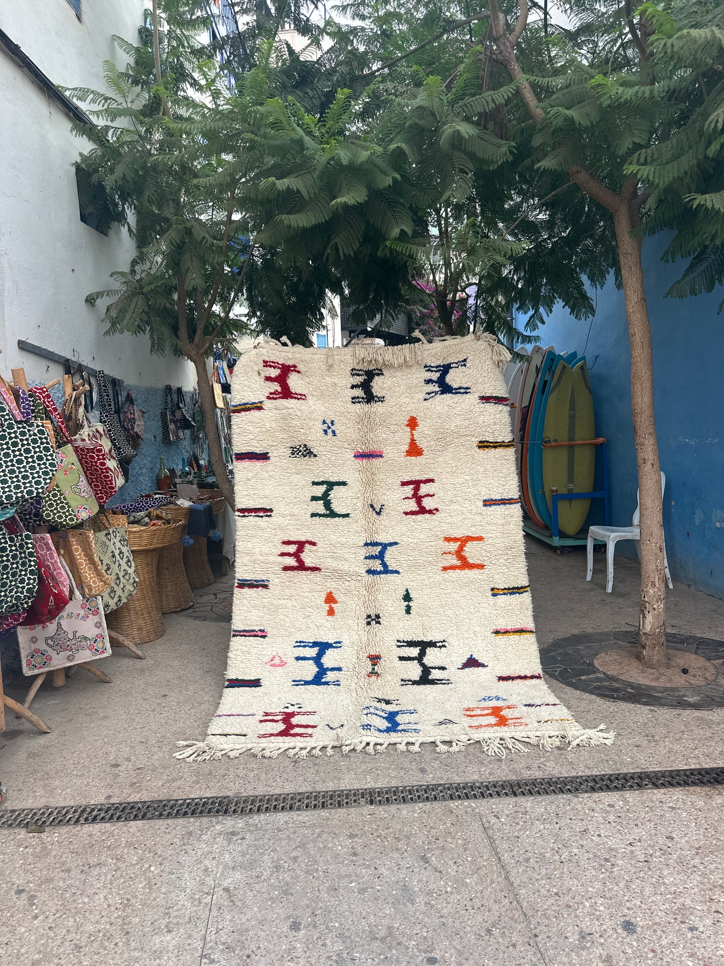Handmade Beni Ouarain, size 250 x 150 cm || 8.2 x 4.92 ft