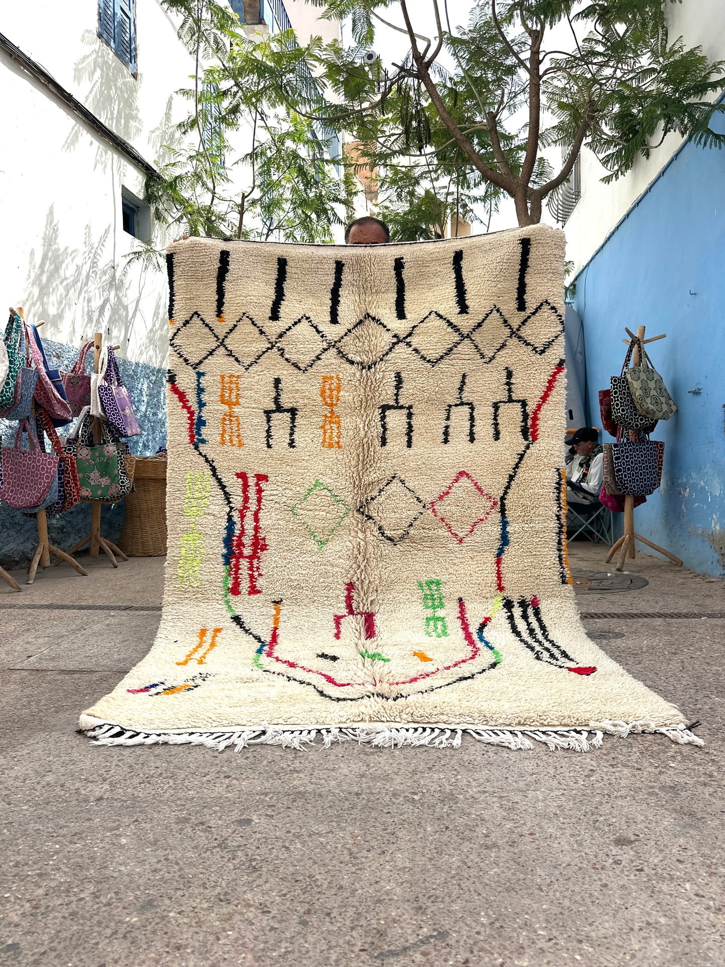Handmade Beni Ouarain, size 250 x 150 cm || 8.2 x 4.92 ft