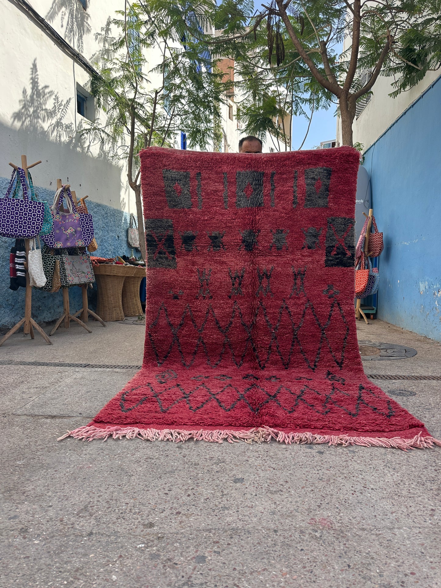 Handmade Beni Ouarain, size 250 x 150 cm || 8.2 x 4.92 ft