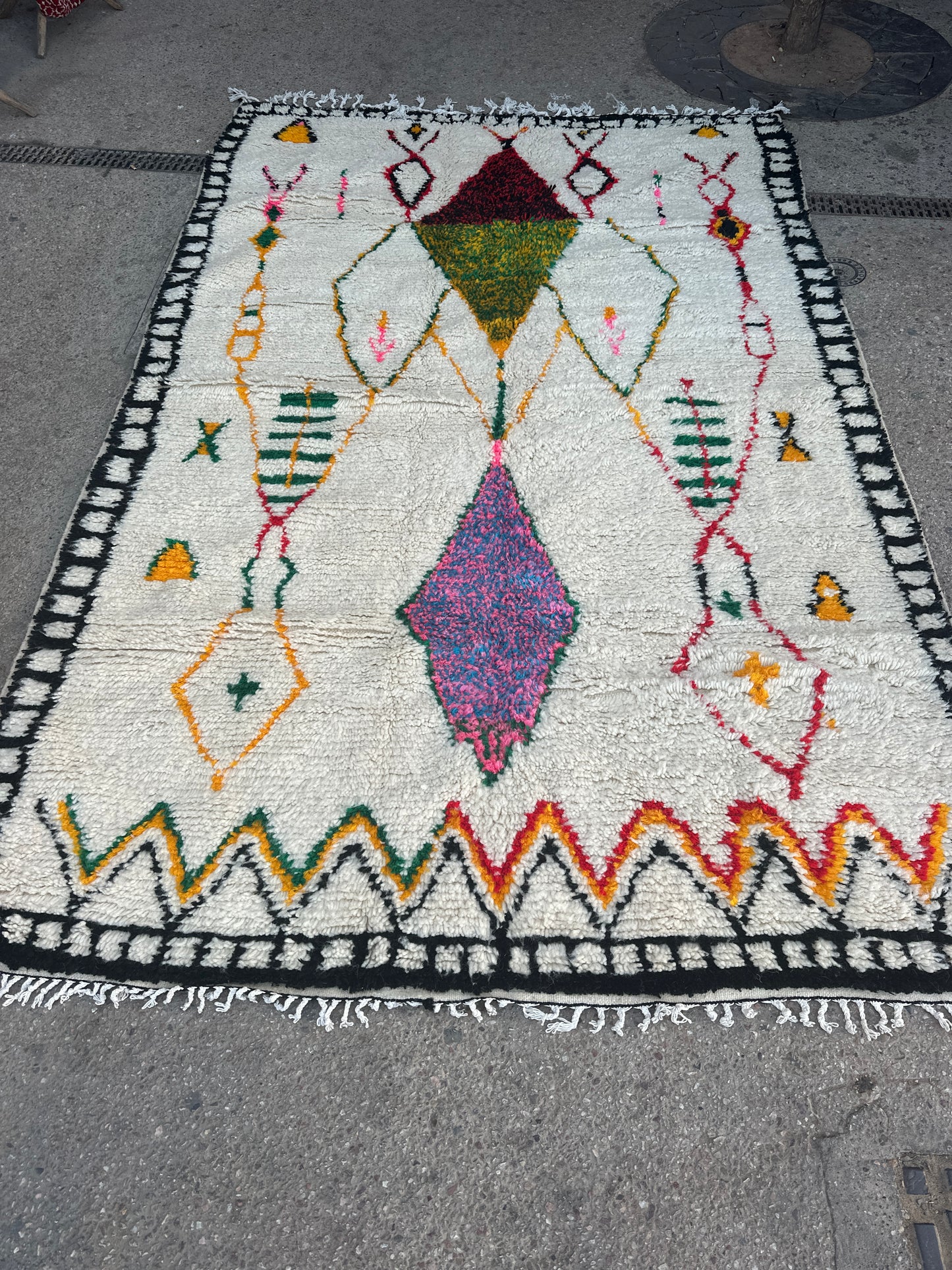 Handmade Azilal Rug, size 300 x 200 cm || 9.84 x 6.56 ft