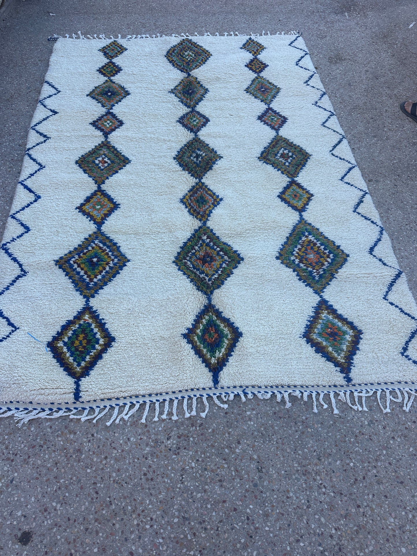 Azilal Rug, size 300 x 200 cm || 9.84 x 6.56 ft