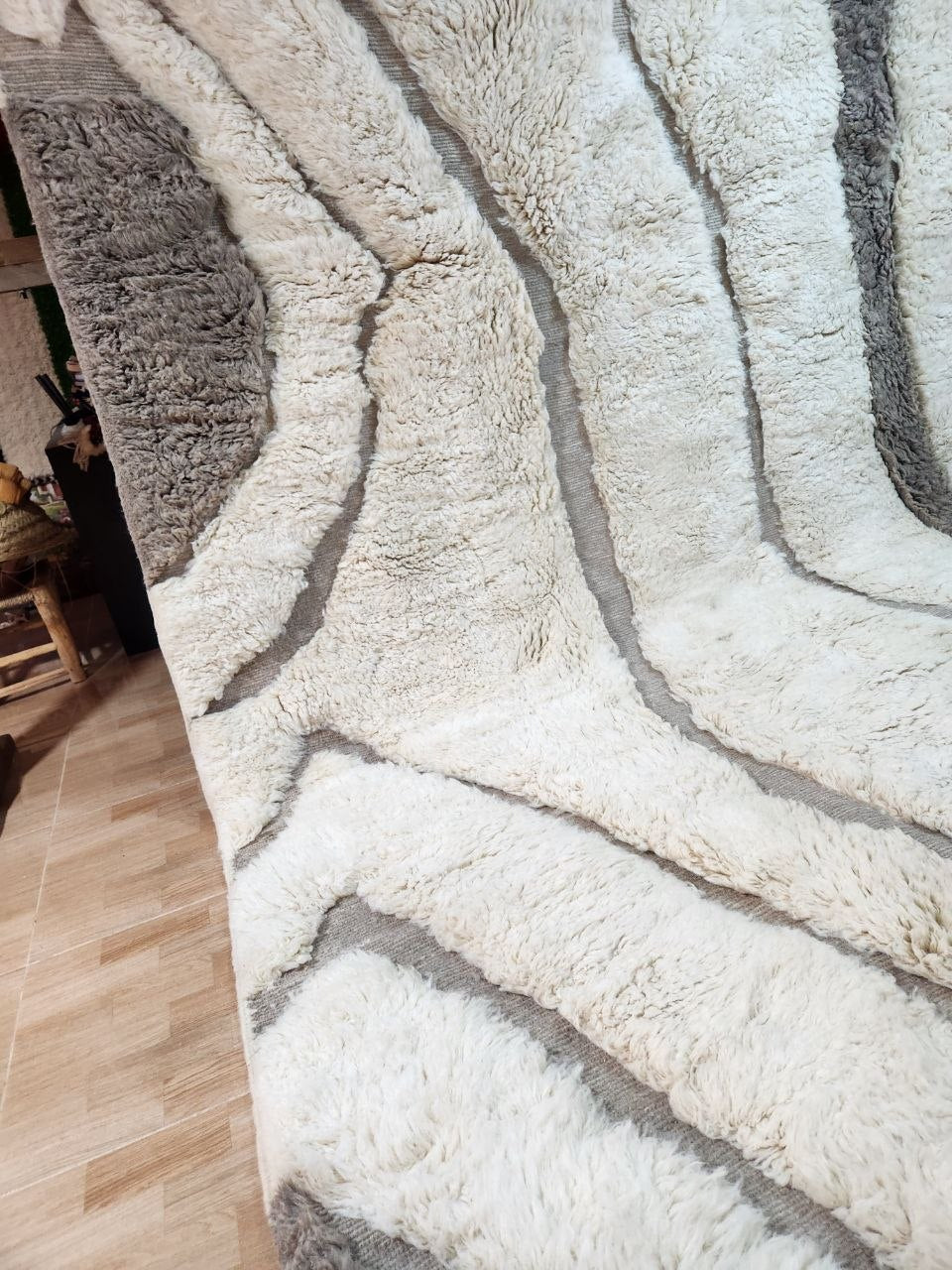 Mrirt Rug size 350 x 290 cm