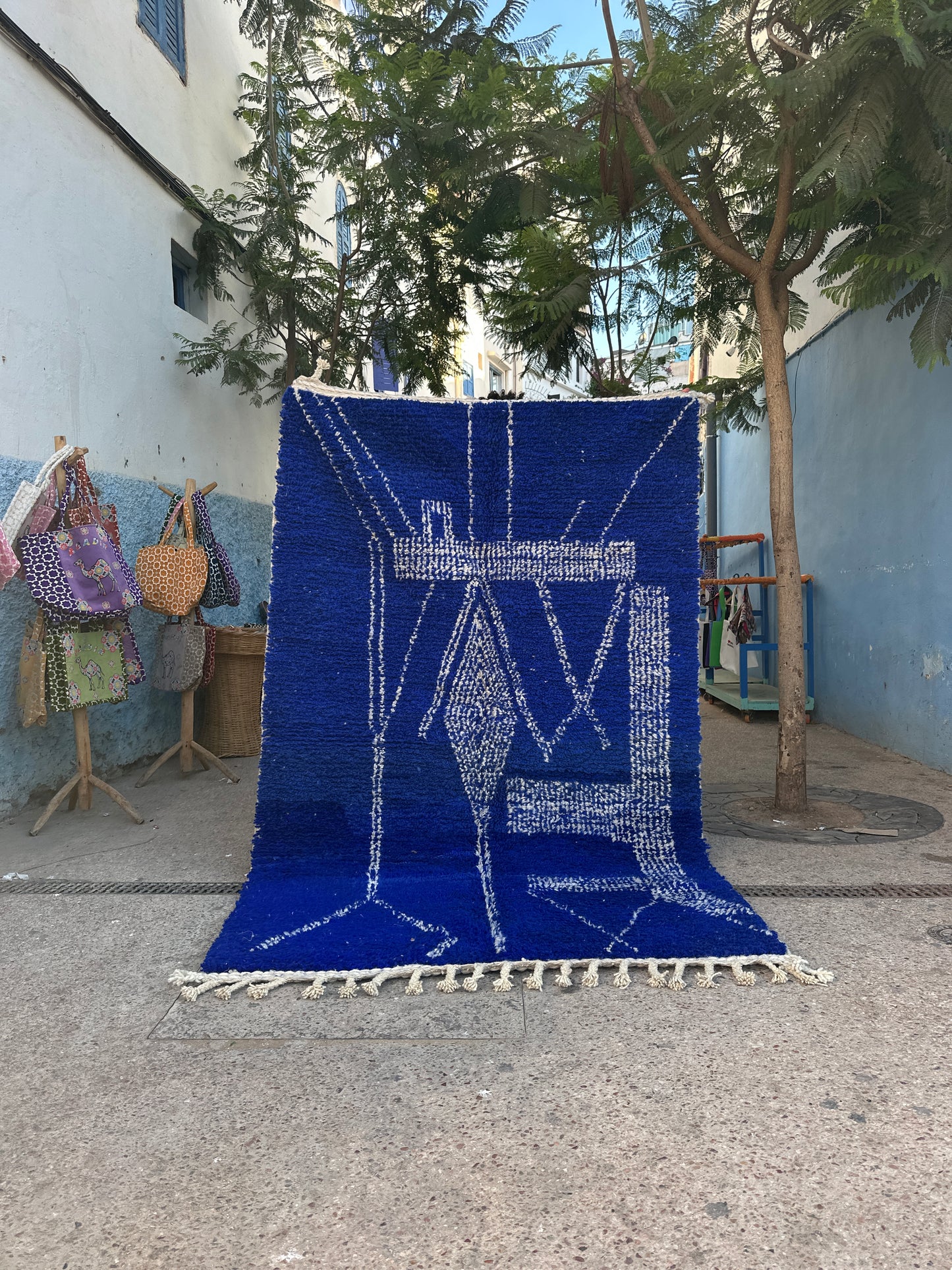 Handmade Beni Ouarain, size 250 x 150 cm || 8.2 x 4.92 ft