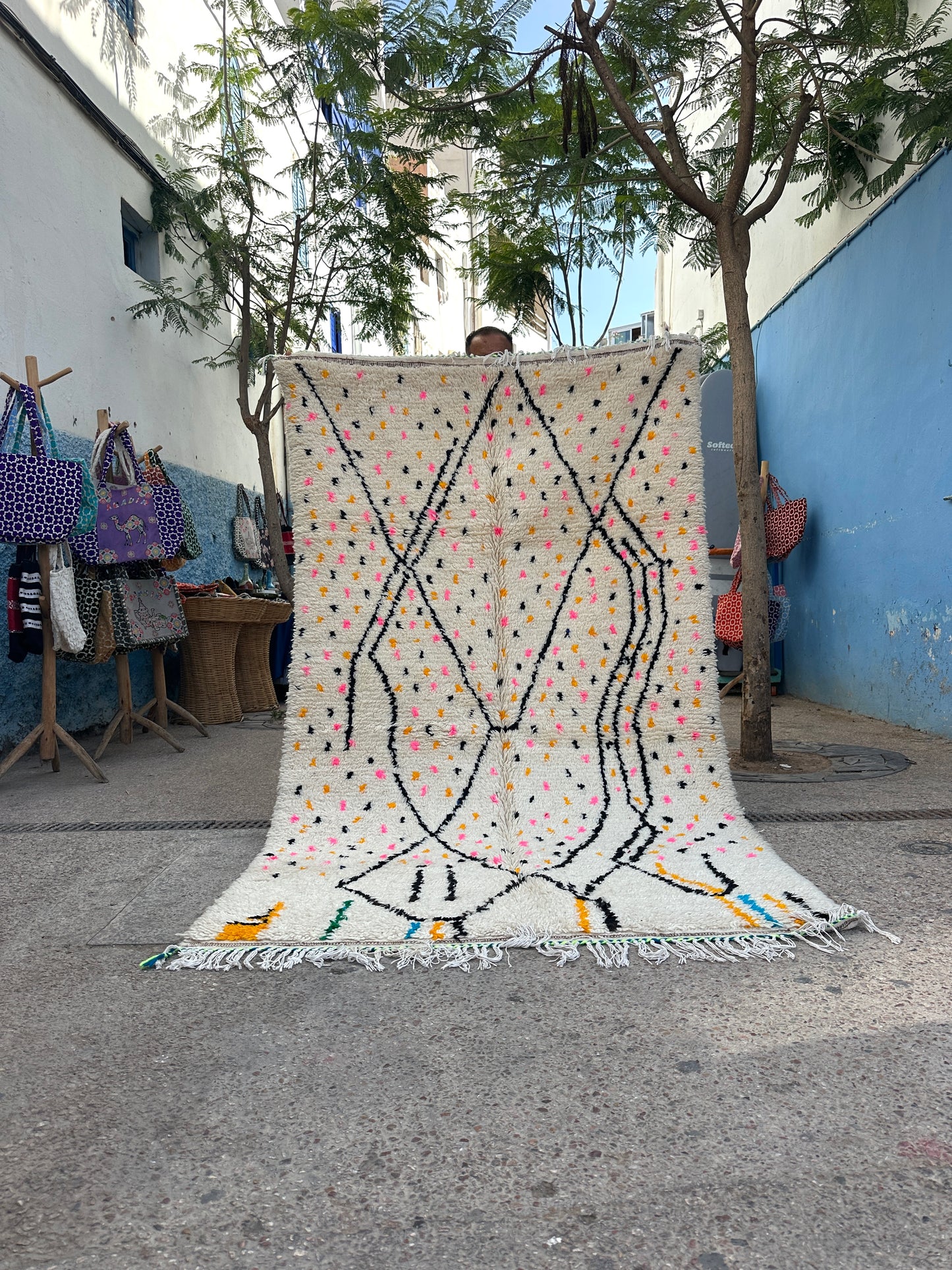 Handmade Azilal Rug, size 250 x 150 cm || 8.2 x 4.92 ft