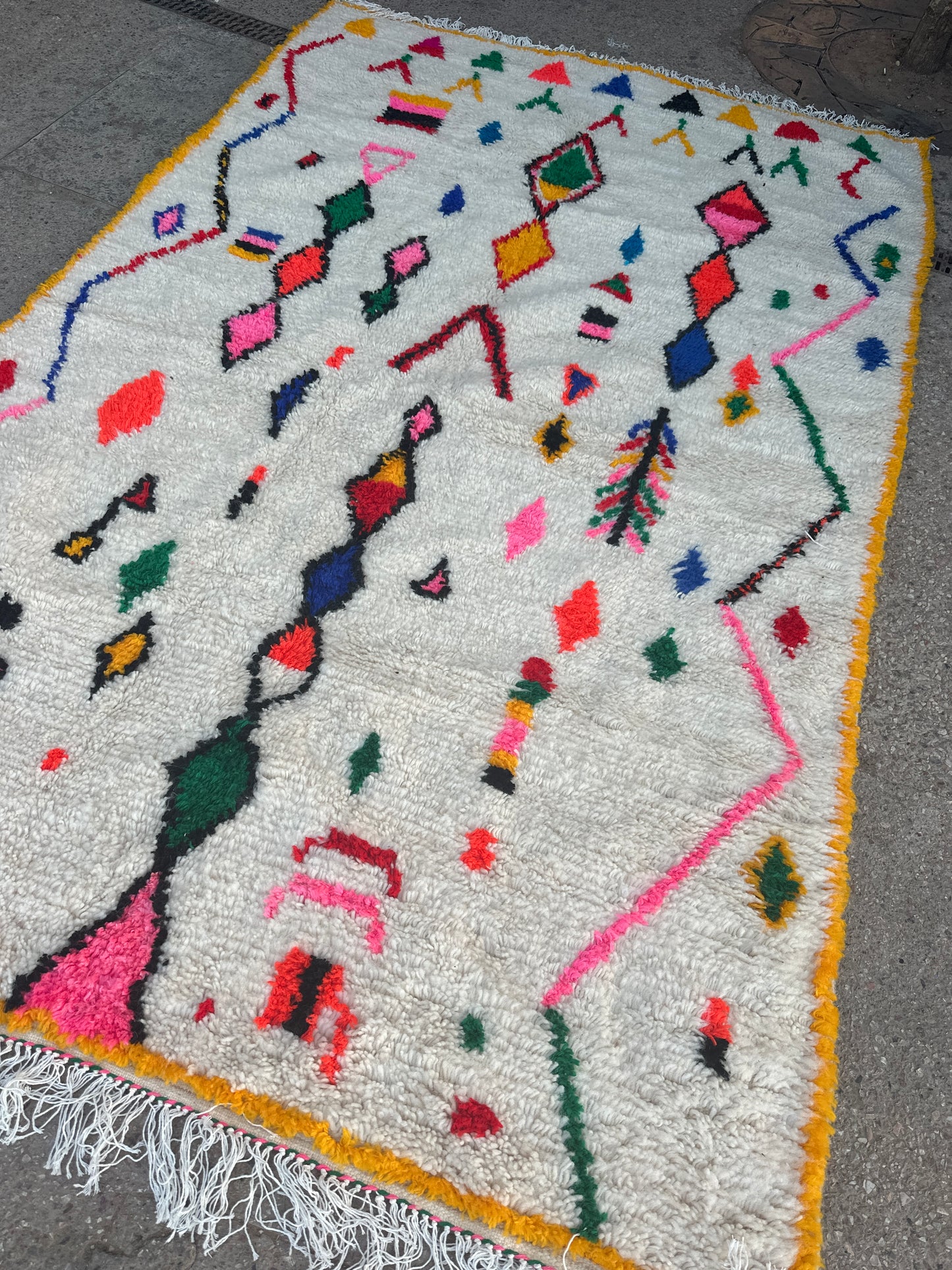 Handmade Azilal Rug, size 300 x 200 cm || 9.84 x 6.56 ft