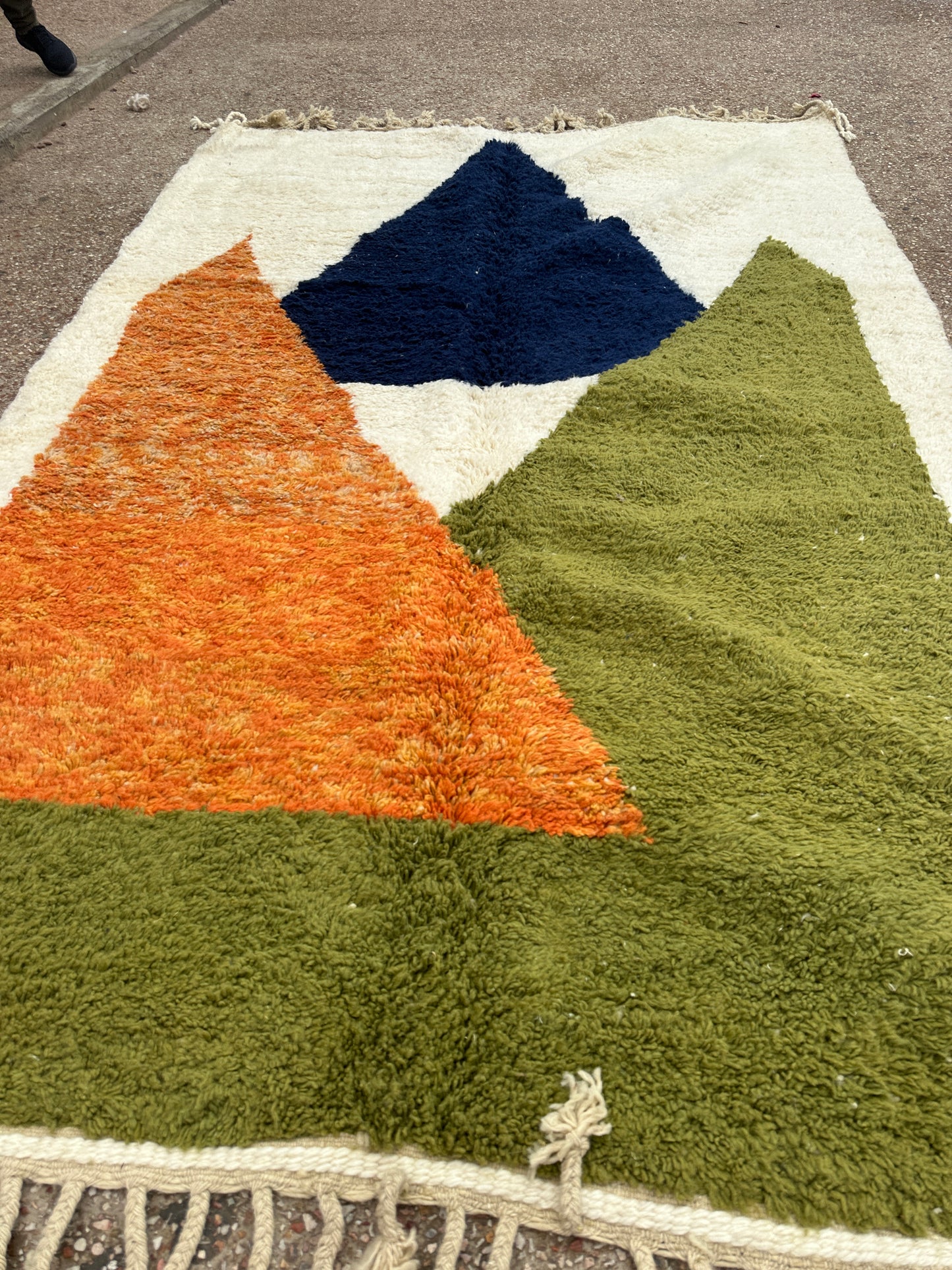 Handmade Azilal Rug, size 300 x 200 cm || 9.84 x 6.56 ft