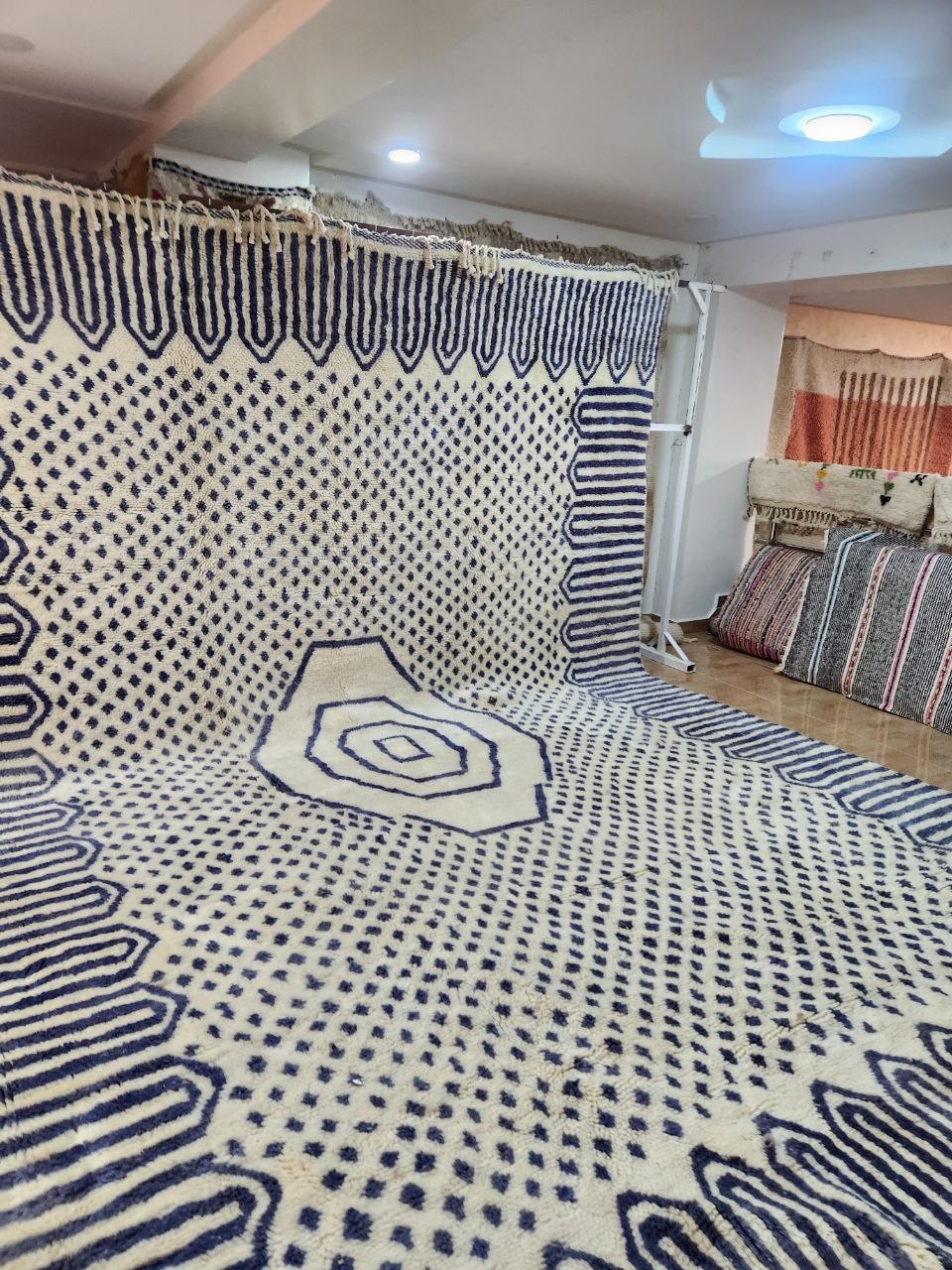 Mrirt Rug size 400 x 300 cm (13.12 x 9.84 ft)