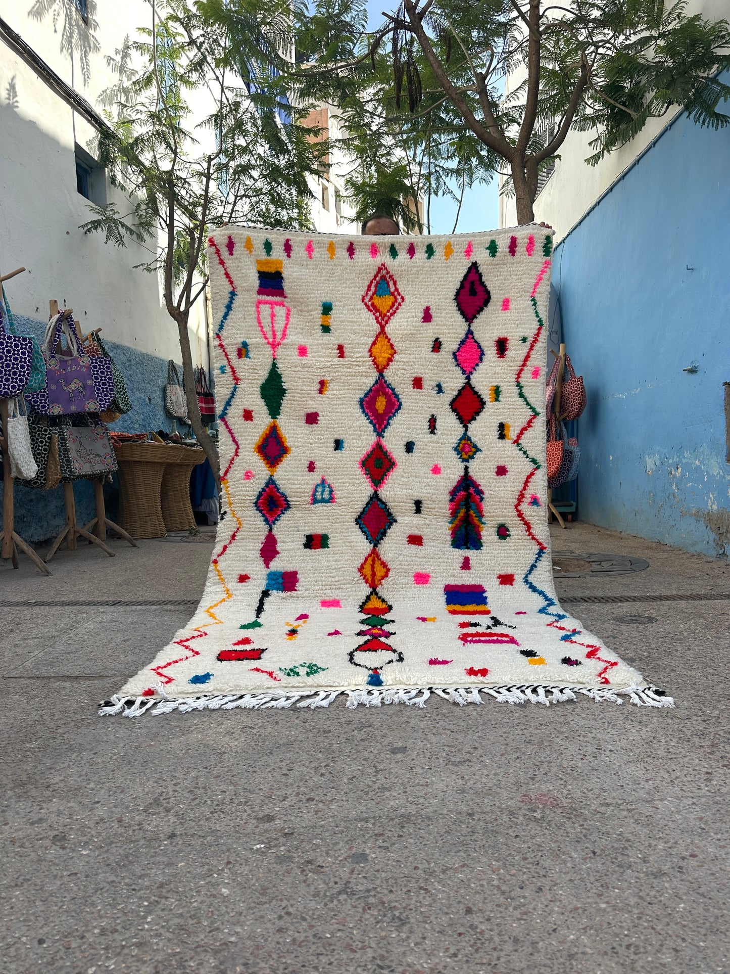 Handmade Azilal Rug, size 250 x 150 cm || 8.2 x 4.92 ft