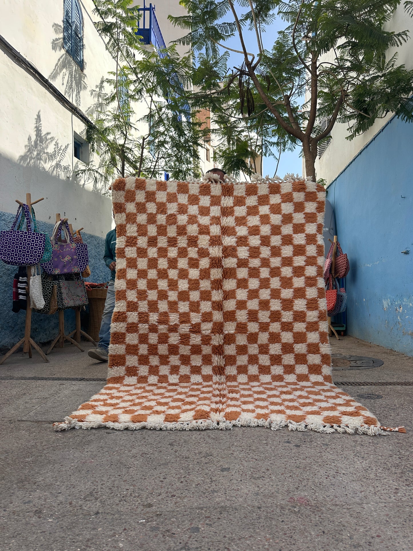 Handmade Beni Ouarain, size 250 x 150 cm || 8.2 x 4.92 ft