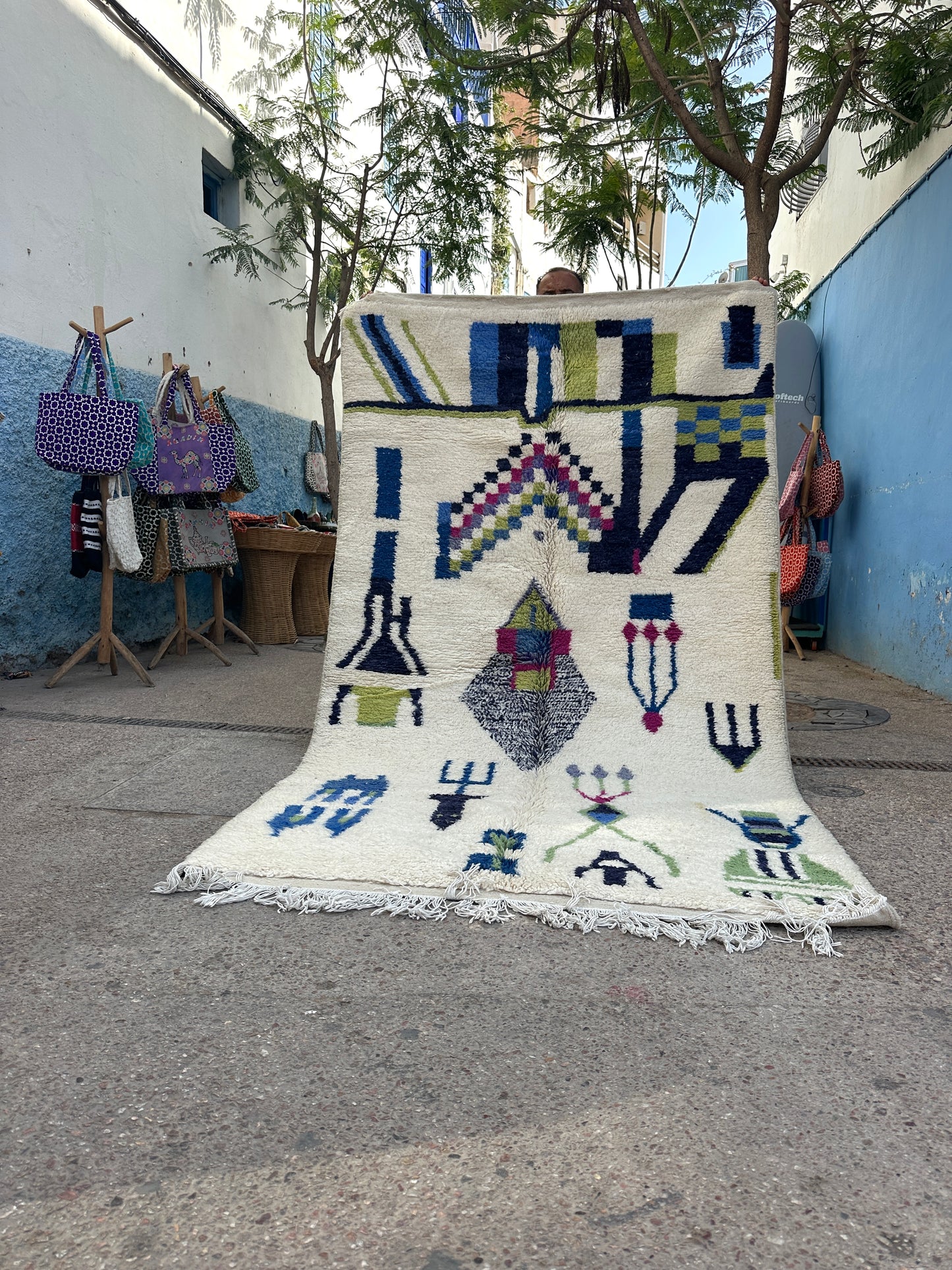 Handmade Beni Ouarain, size 250 x 150 cm || 8.2 x 4.92 ft
