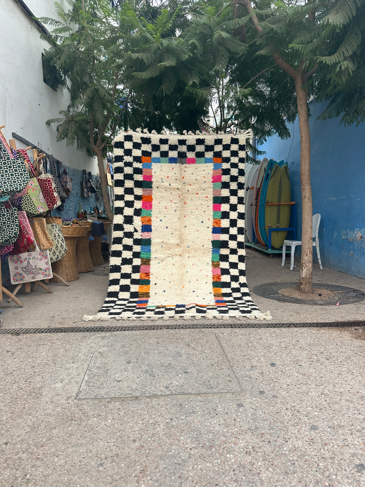 Handmade Beni Ouarain, size 250 x 150 cm || 8.2 x 4.92 ft
