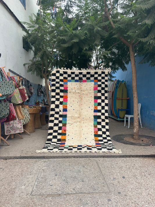 Handmade Beni Ouarain, size 250 x 150 cm || 8.2 x 4.92 ft