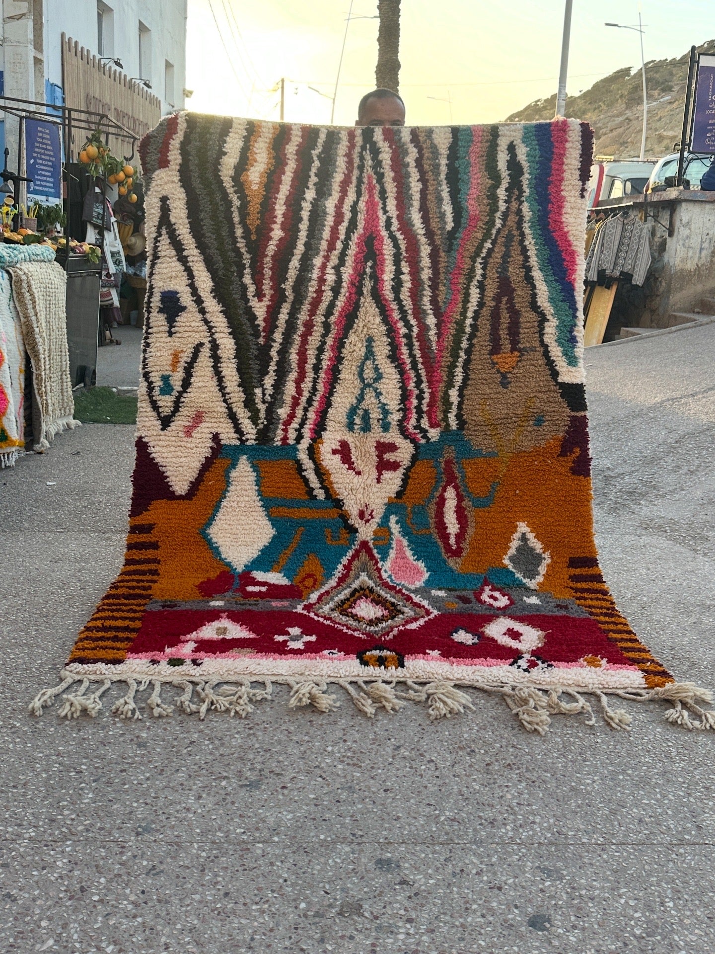 Handmade Azilal Rug, size 250 x 150 cm || 8.2 x 4.92 ft