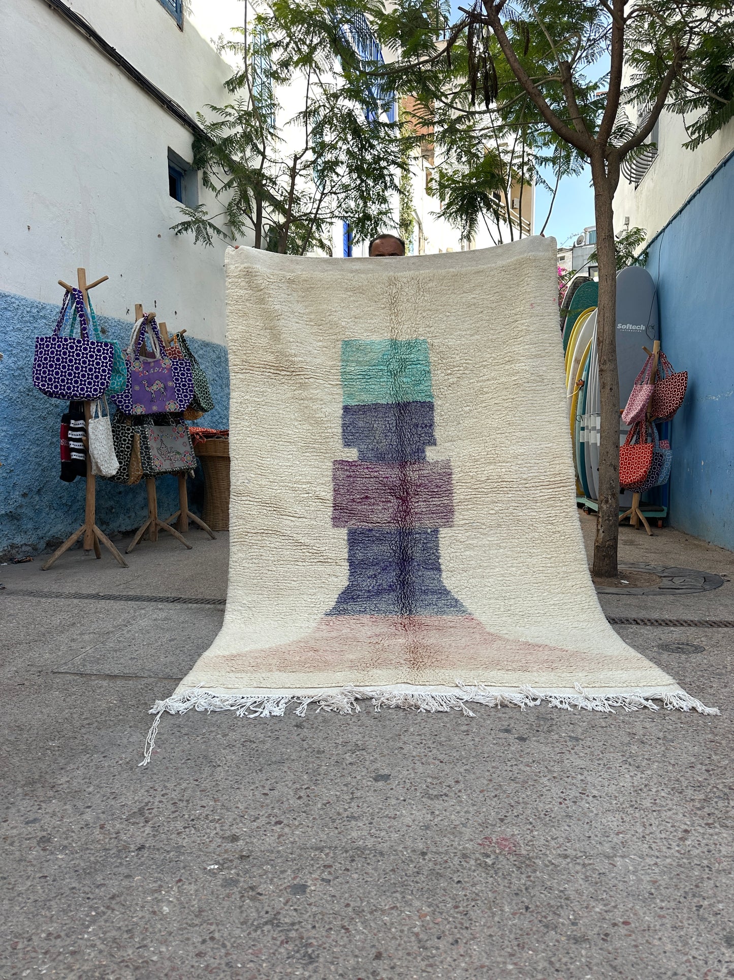 Handmade Azilal Rug, size 250 x 150 cm || 8.2 x 4.92 ft