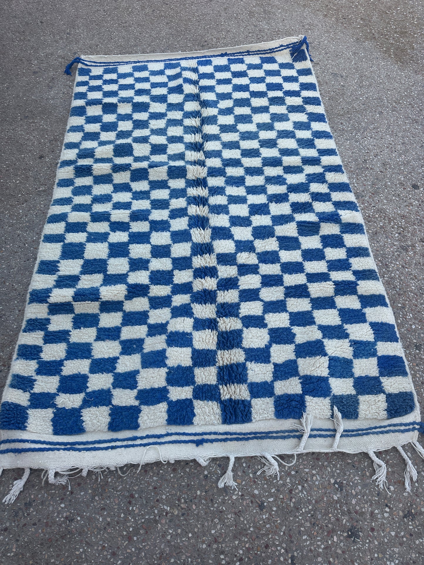 Beni Ouarain Rug size 250 x 150 cm || 8.2 x 4.92 ft