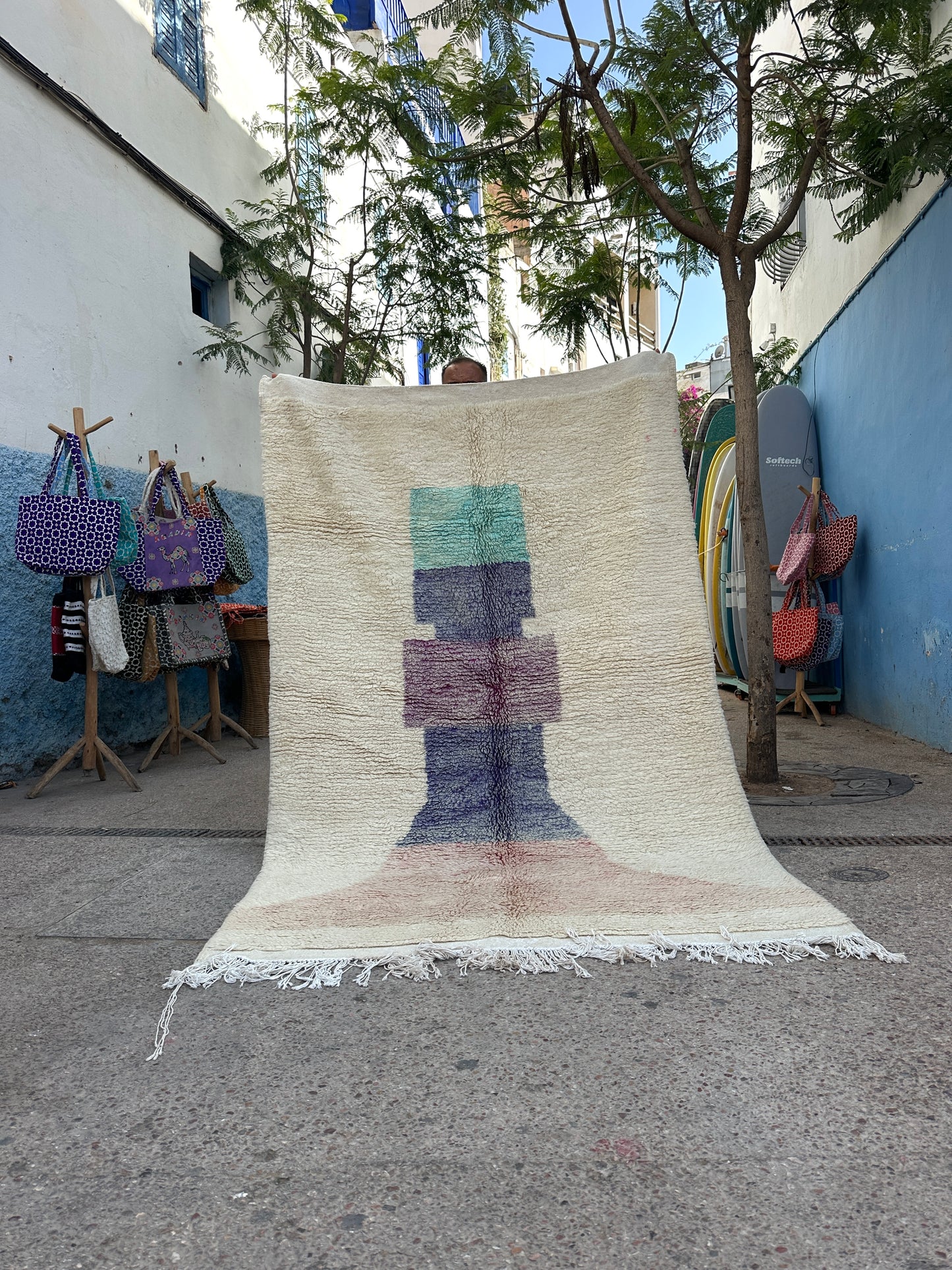 Handmade Azilal Rug, size 250 x 150 cm || 8.2 x 4.92 ft