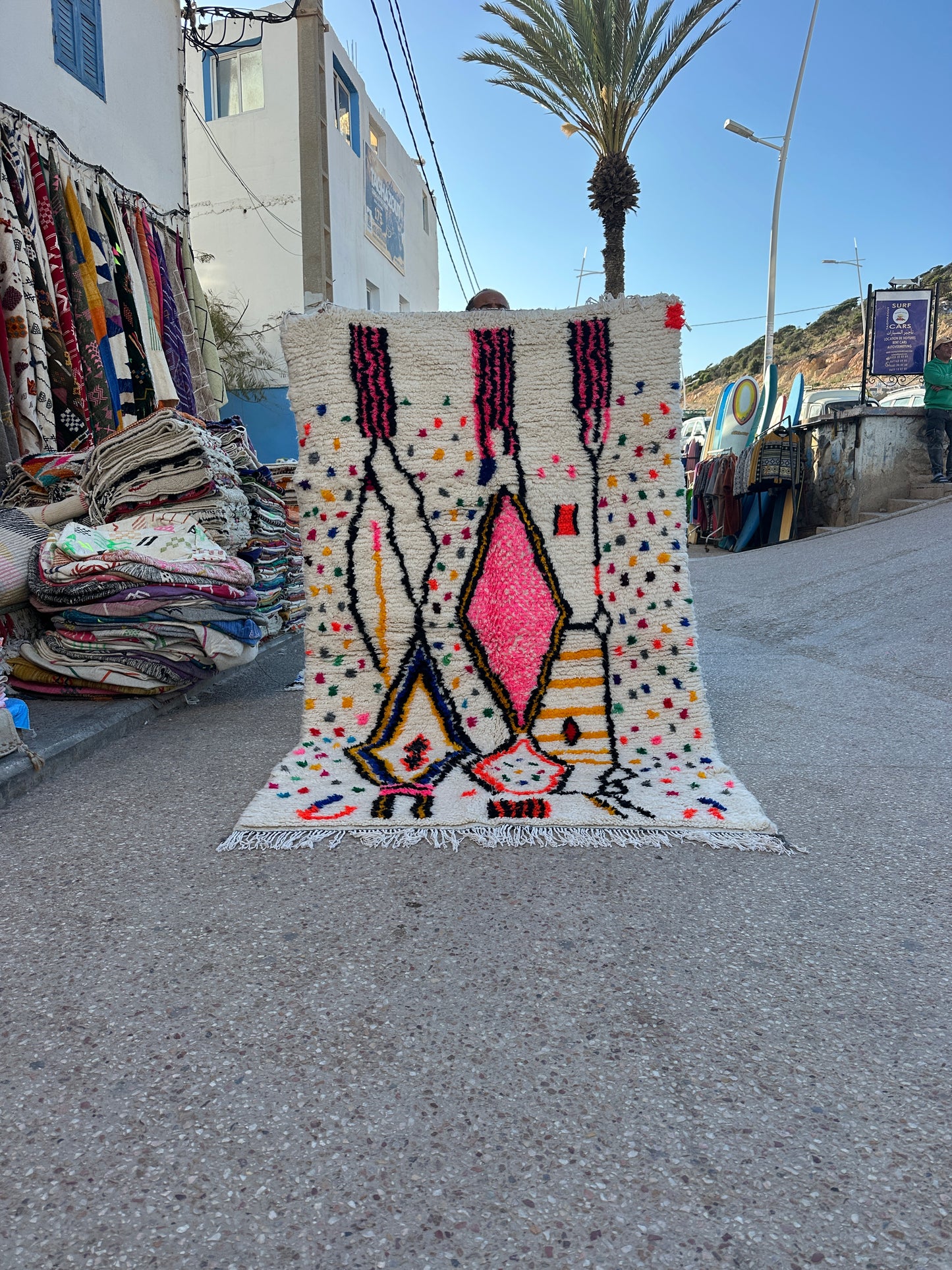 Handmade Azilal Rug, size 250 x 150 cm || 8.2 x 4.92 ft