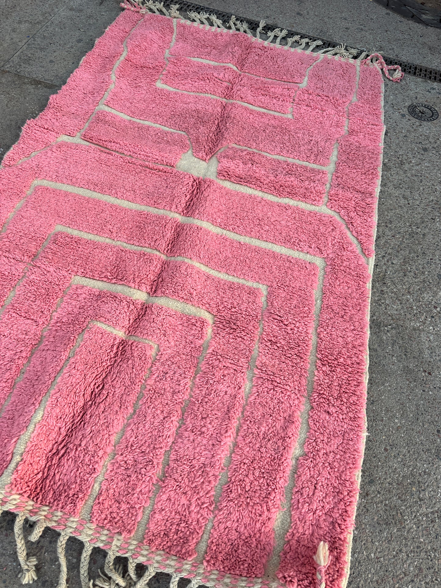 Handmade Beni Ouarain, size 250 x 150 cm || 8.2 x 4.92 ft