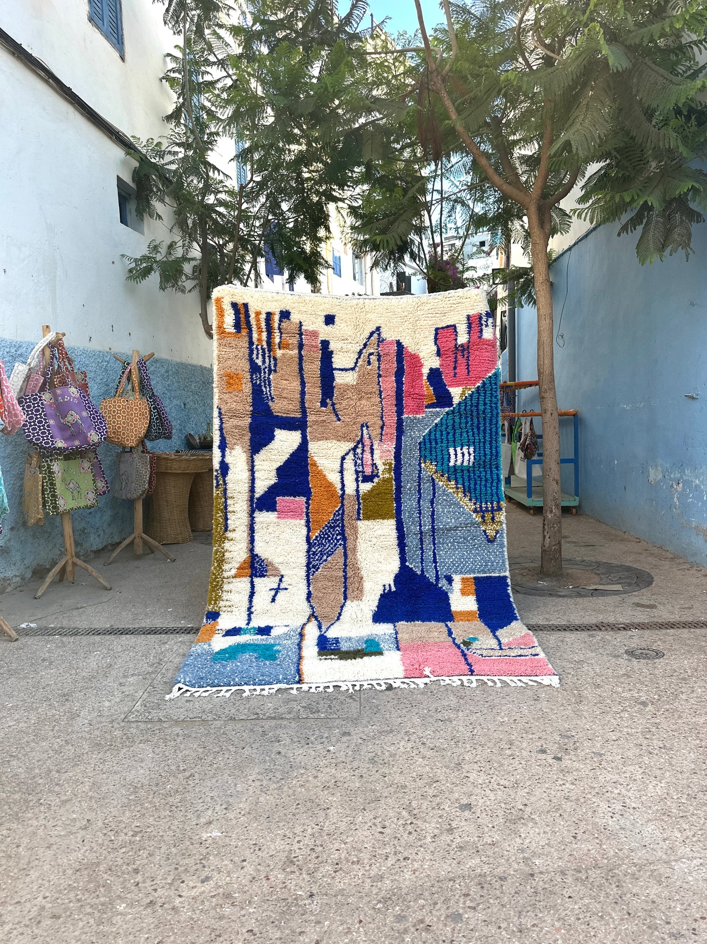 Handmade Beni Ouarain, size 250 x 150 cm || 8.2 x 4.92 ft