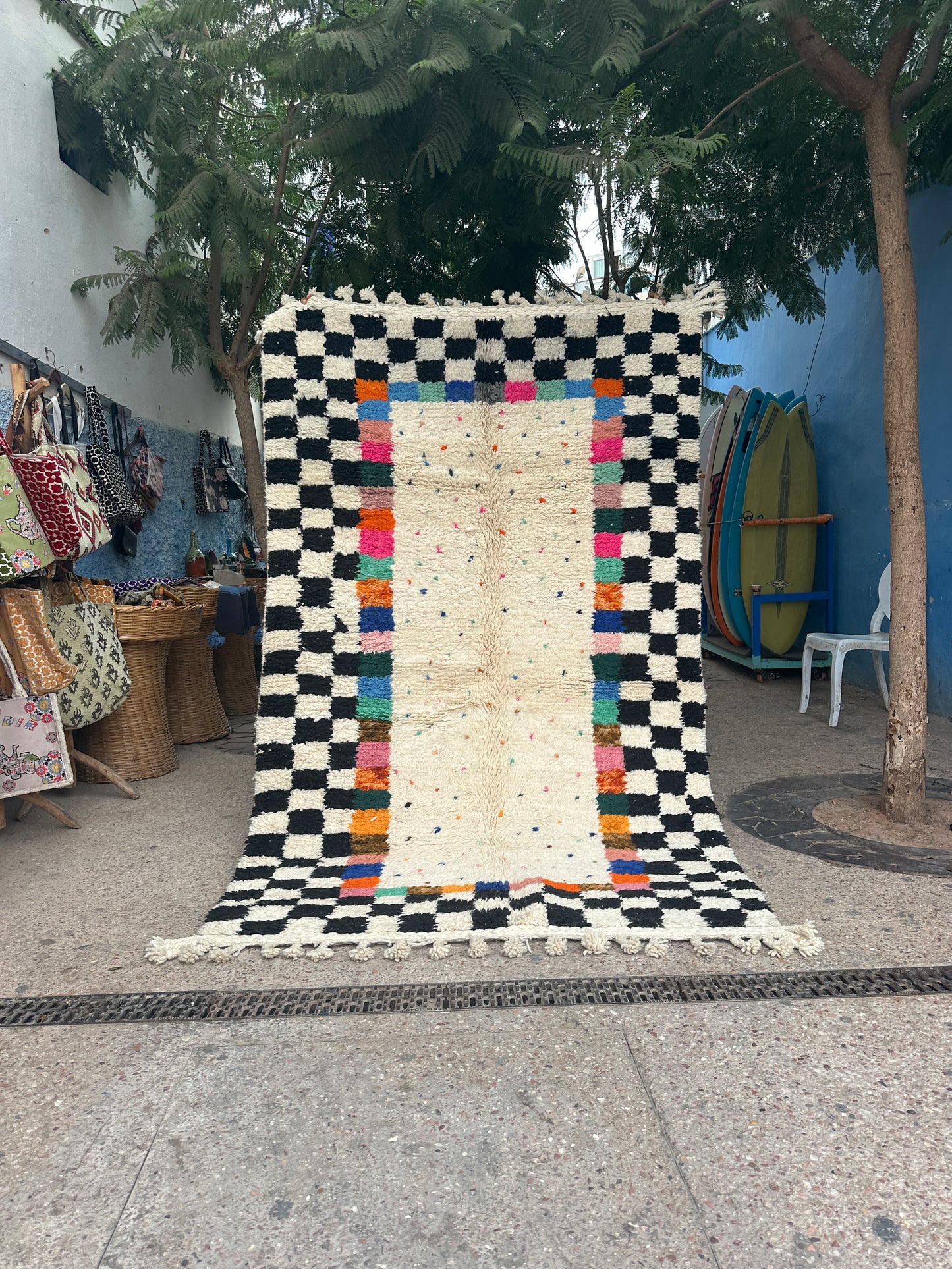 Handmade Beni Ouarain, size 250 x 150 cm || 8.2 x 4.92 ft