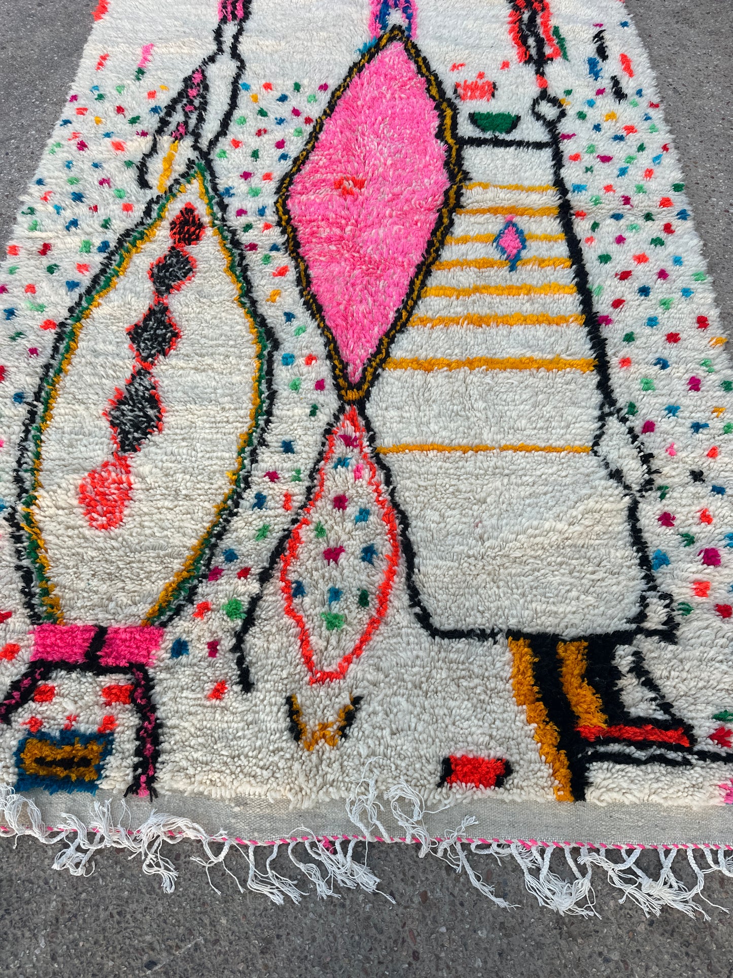 Handmade Azilal Rug, size 300 x 200 cm || 9.84 x 6.56 ft