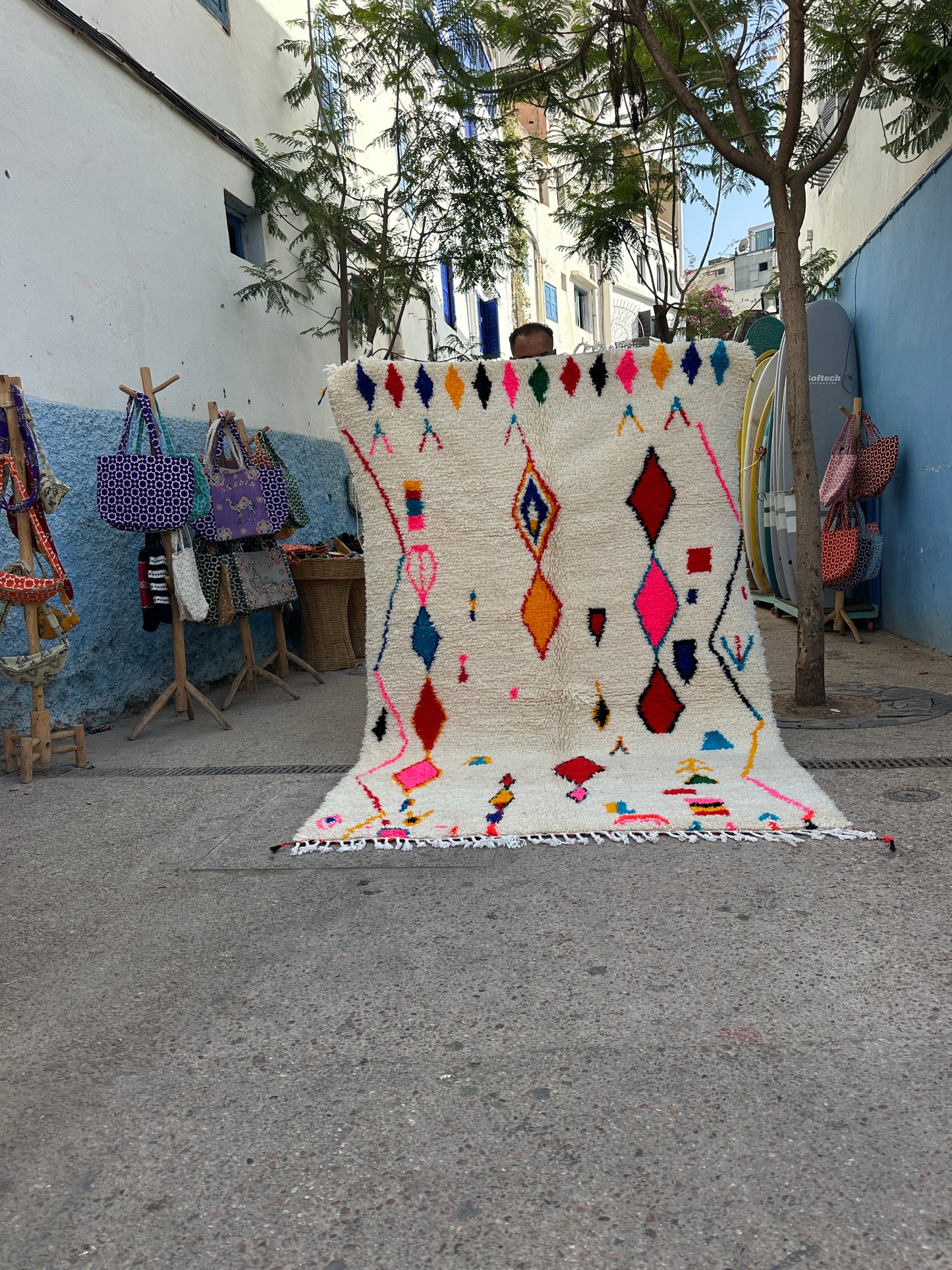 Handmade Azilal Rug, size 250 x 150 cm || 8.2 x 4.92 ft