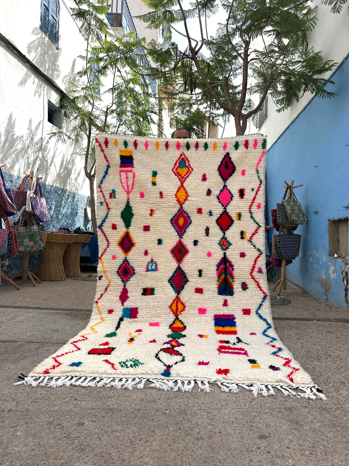 Handmade Azilal Rug, size 250 x 150 cm || 8.2 x 4.92 ft