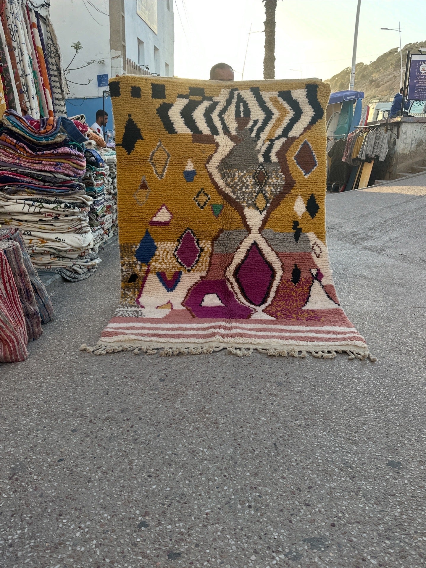 Handmade Azilal Rug, size 250 x 150 cm || 8.2 x 4.92 ft