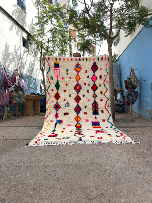 Handmade Azilal Rug, size 250 x 150 cm || 8.2 x 4.92 ft
