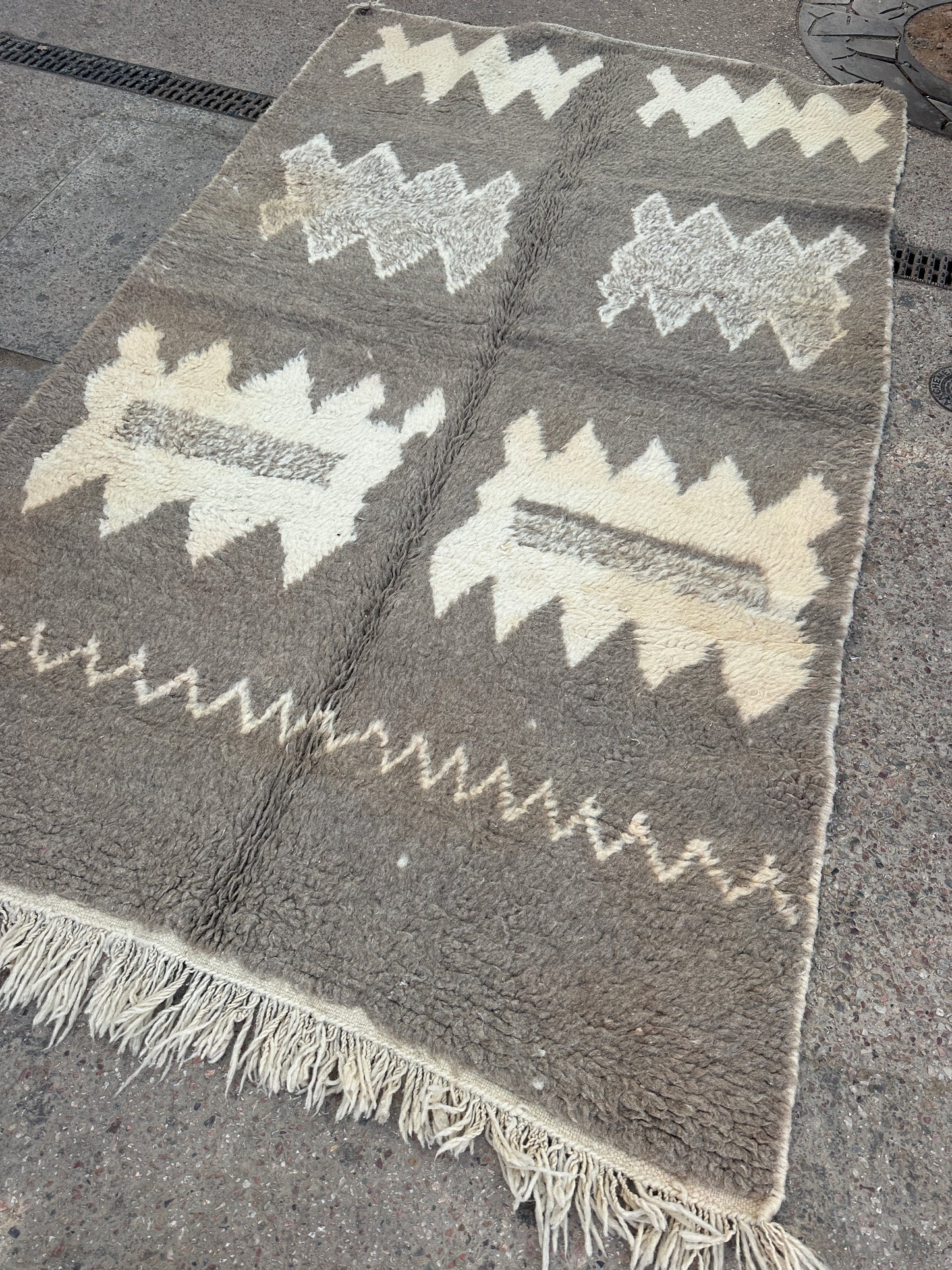 Handmade Beni Ouarain, size 250 x 150 cm || 8.2 x 4.92 ft