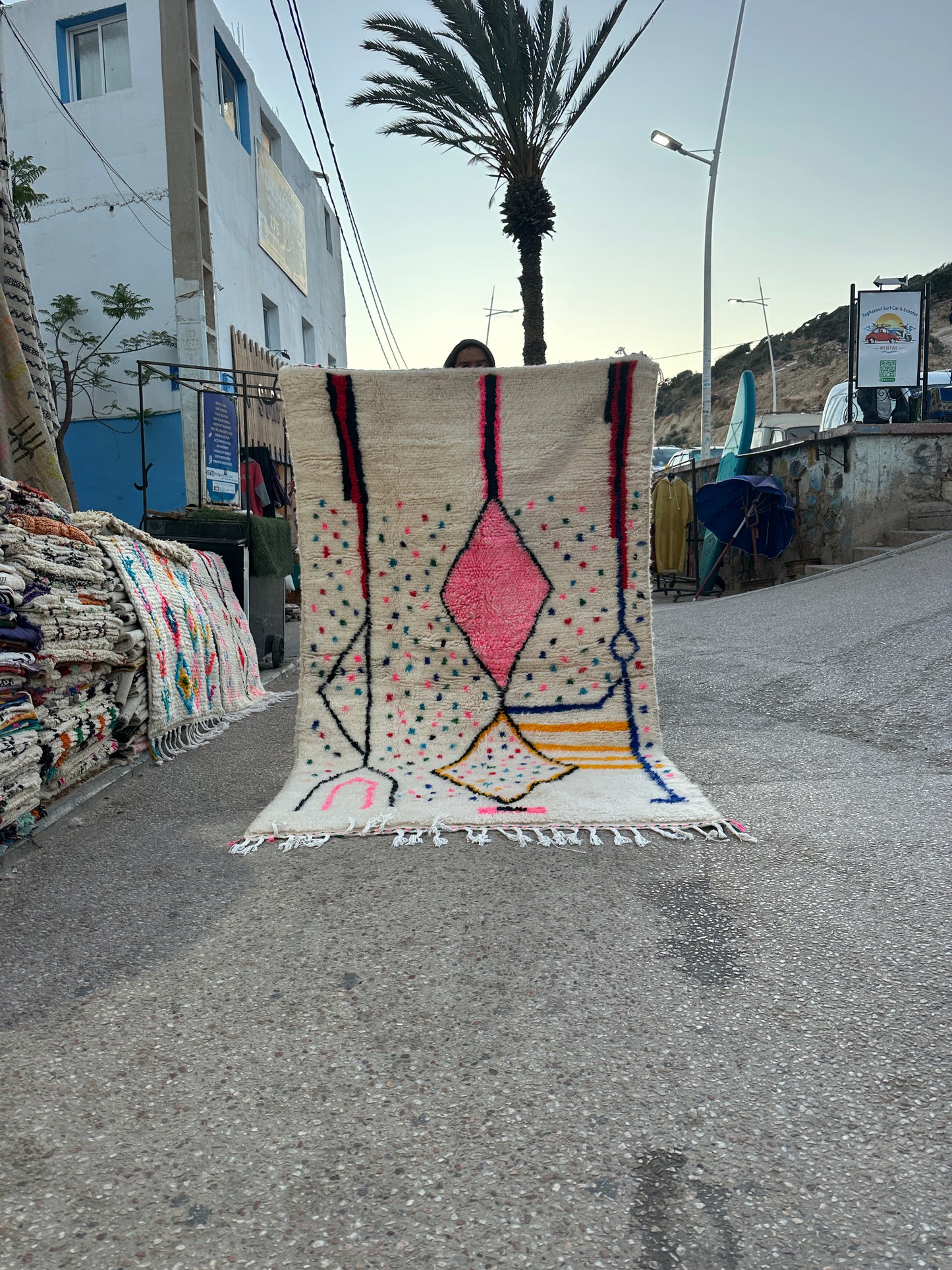 Handmade Azilal Rug, size 250 x 150 cm || 8.2 x 4.92 ft