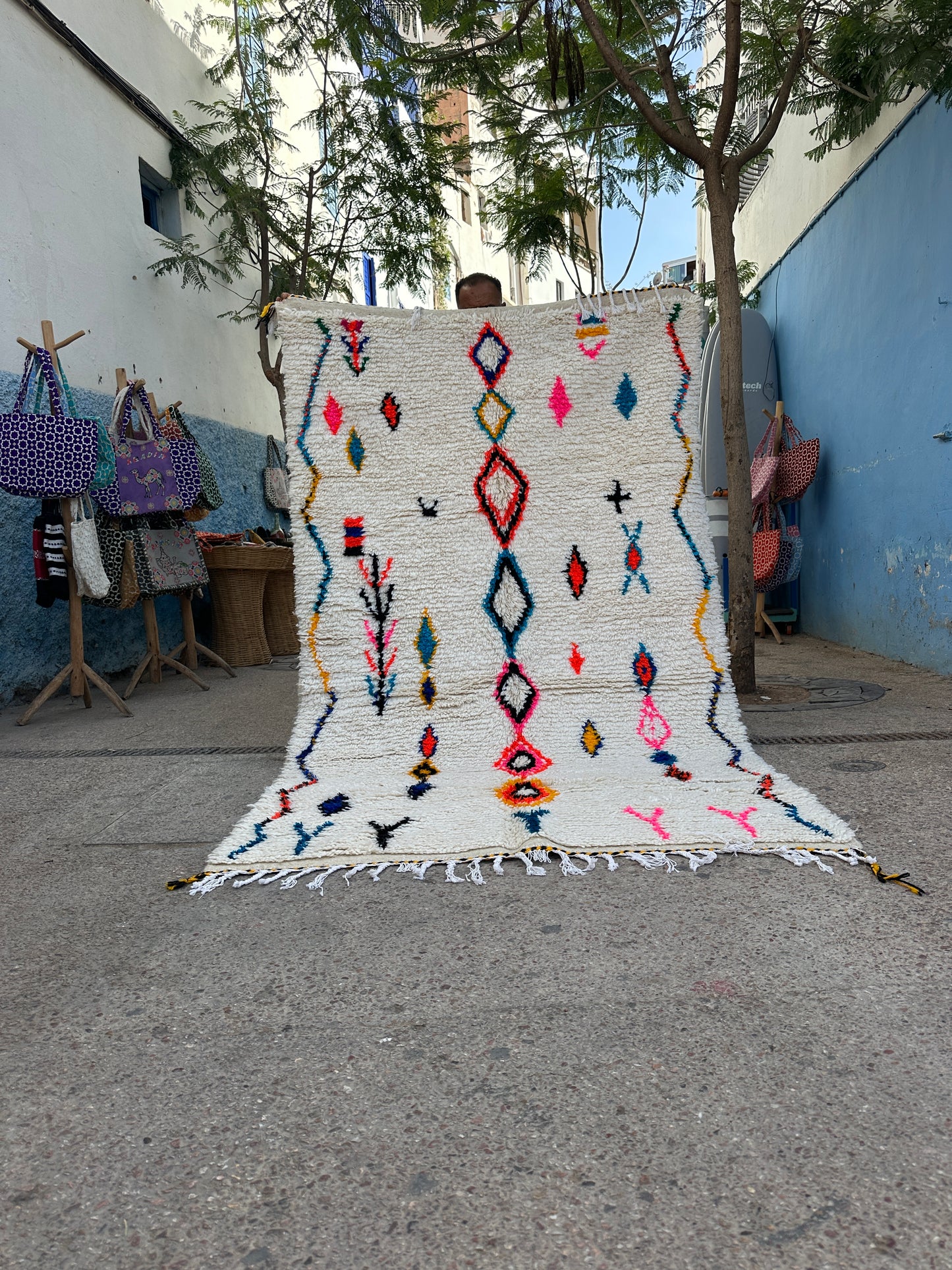 Handmade Azilal Rug, size 250 x 150 cm || 8.2 x 4.92 ft